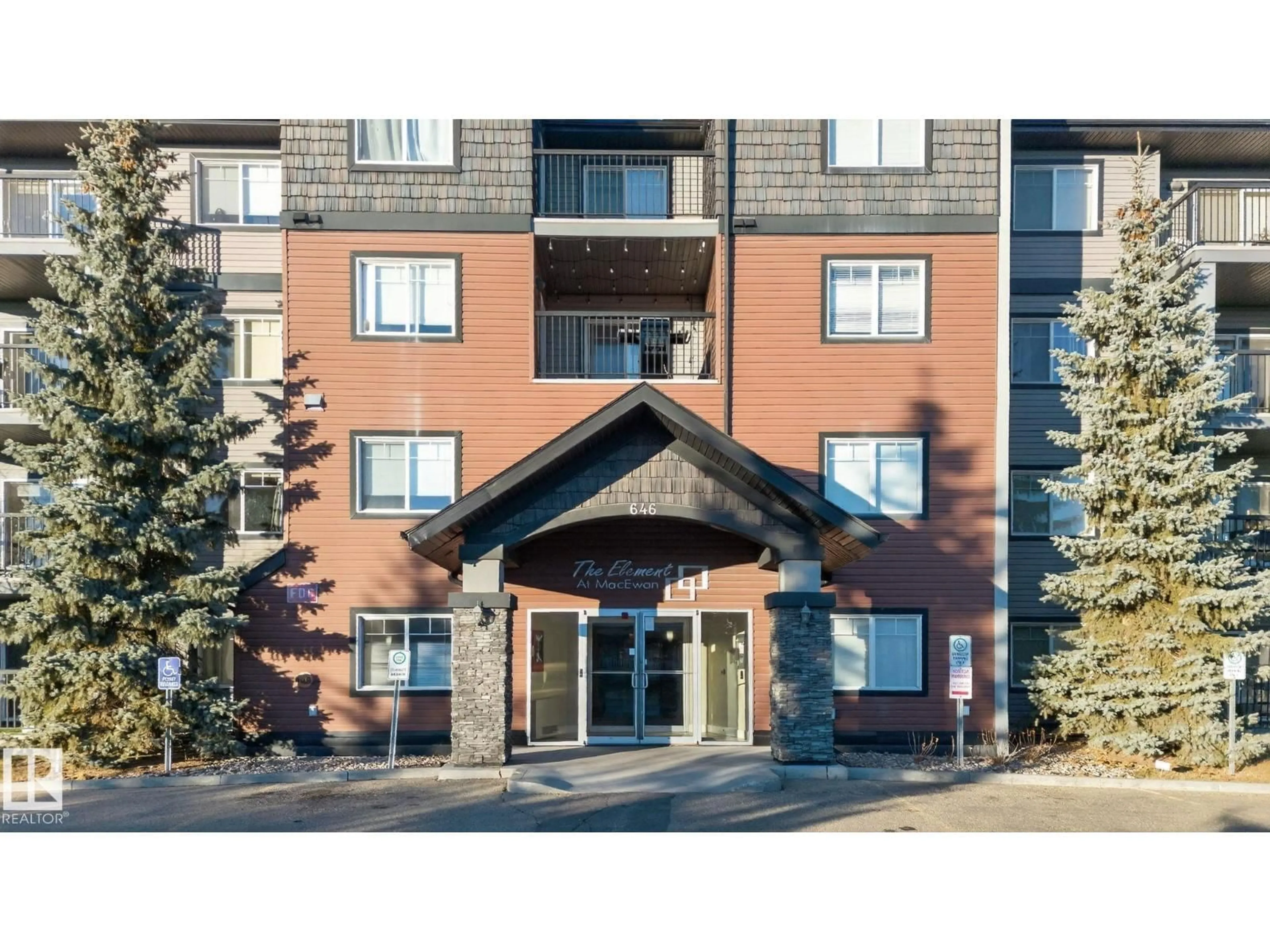 Indoor foyer for 310 - 646 MCALLISTER LO, Edmonton Alberta T6W0B5