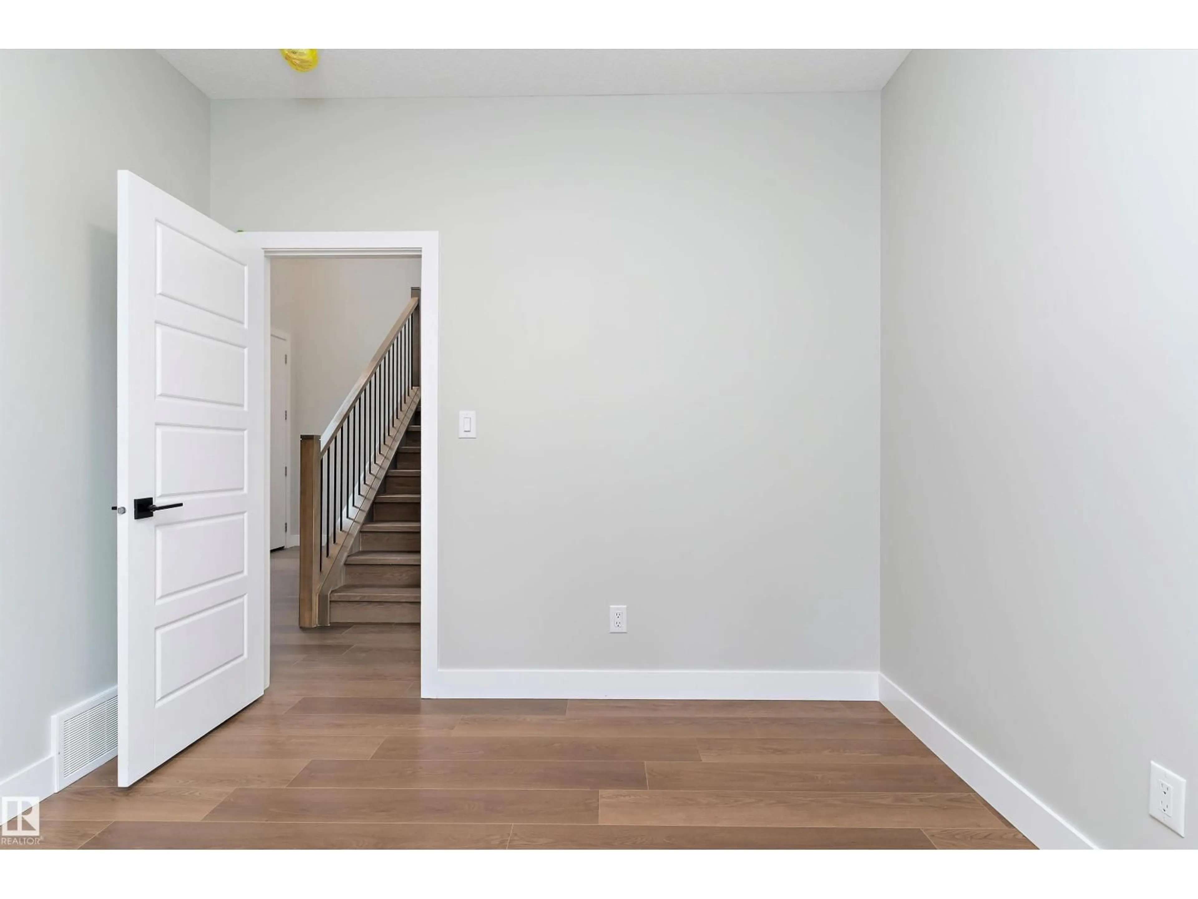 Indoor entryway for 5020 50 ST, Calmar Alberta T0C0V0