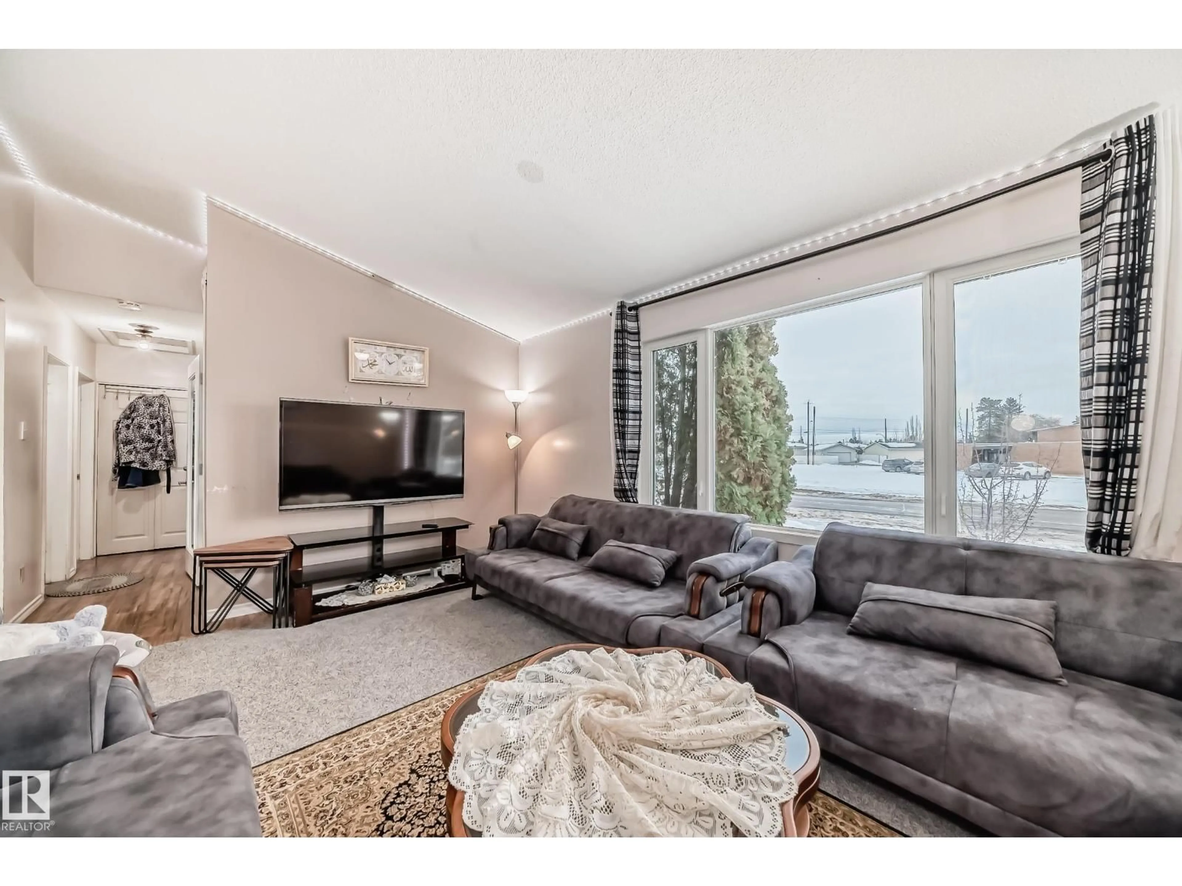 Living room with furniture, unknown for 6807 DELWOOD RD, Edmonton Alberta T5C3A6