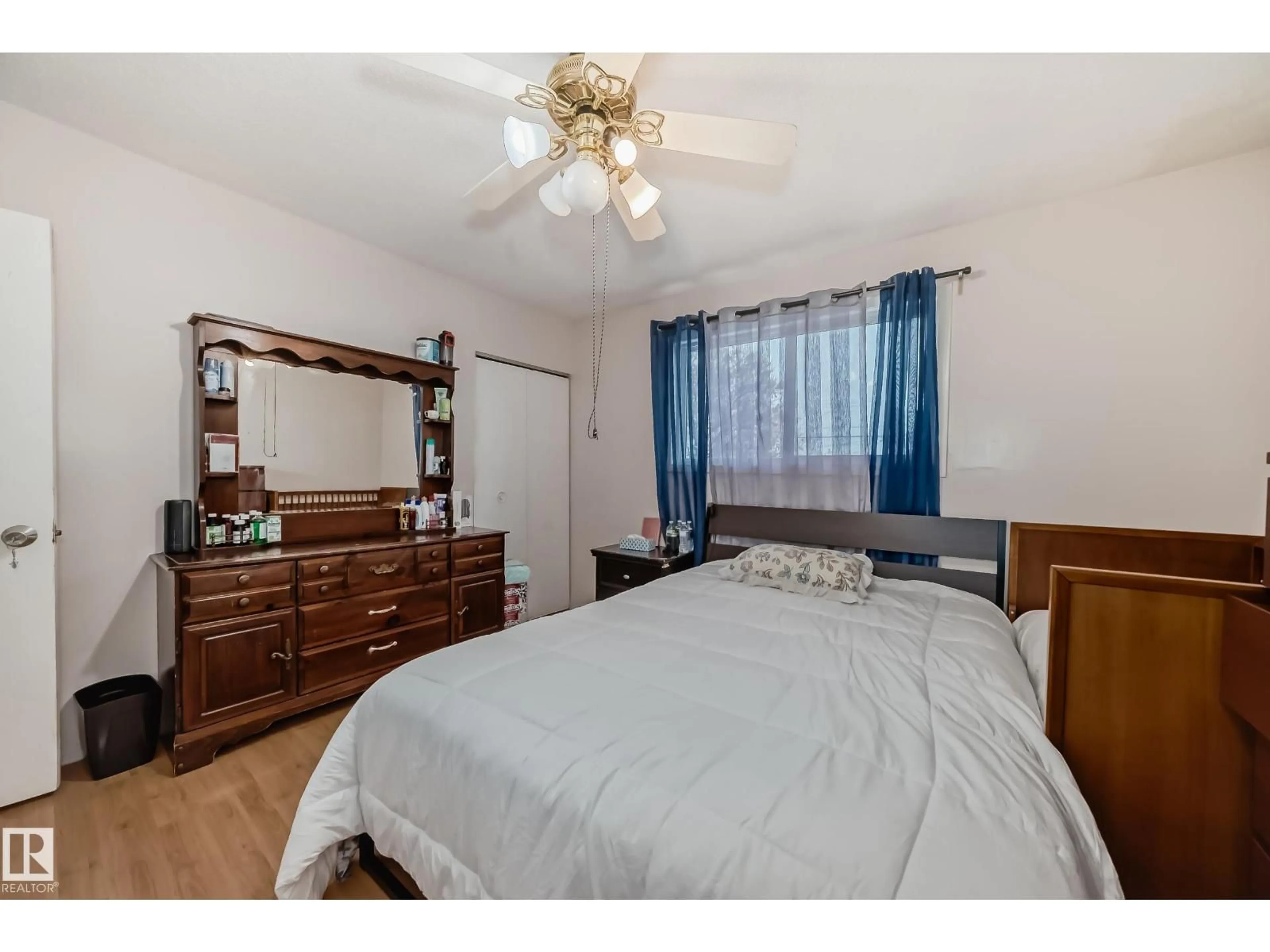 A pic of a room for 6807 DELWOOD RD, Edmonton Alberta T5C3A6