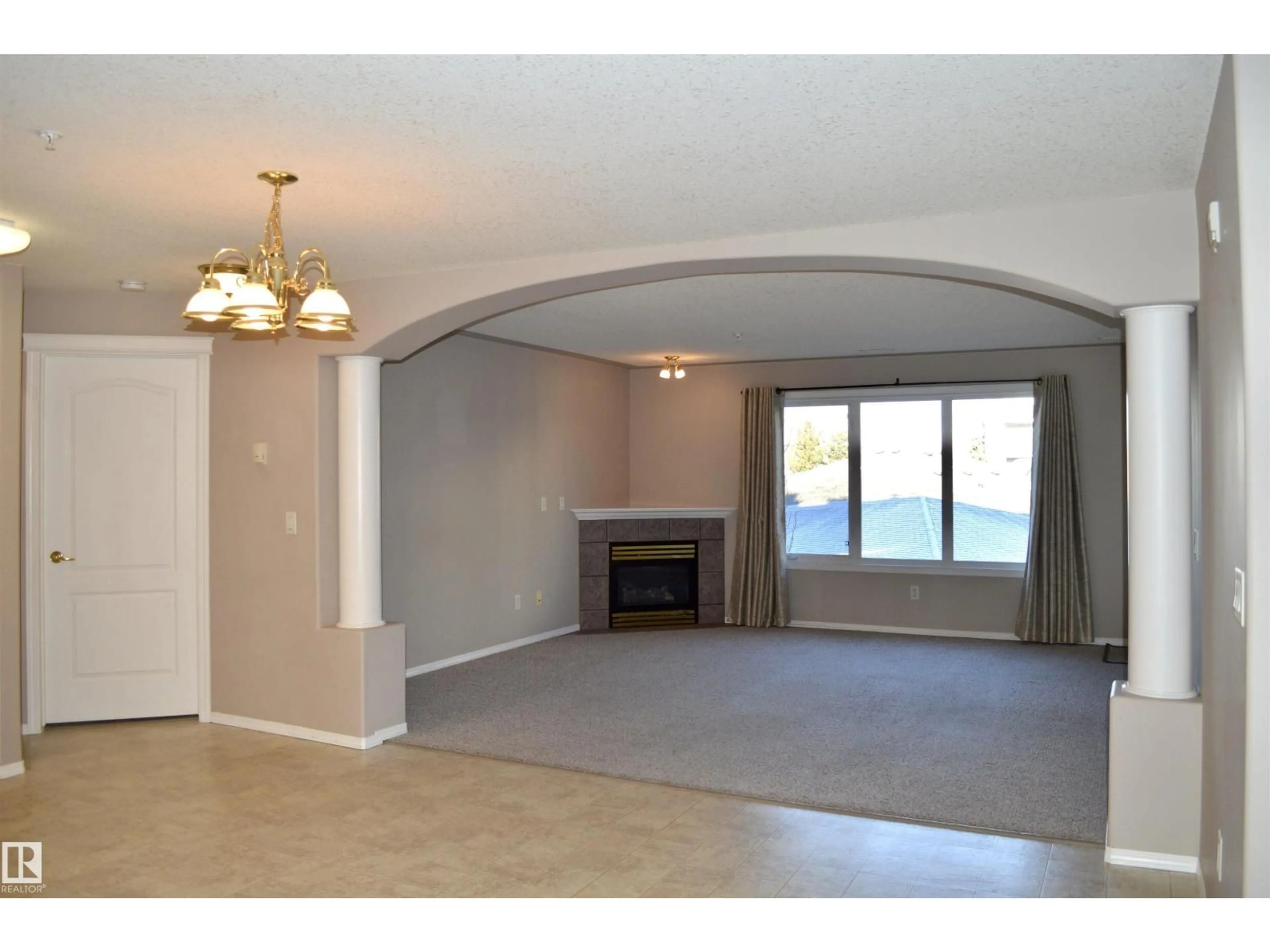 Unknown for 322 YOUVILLE DR E NW, Edmonton Alberta T6L7E7