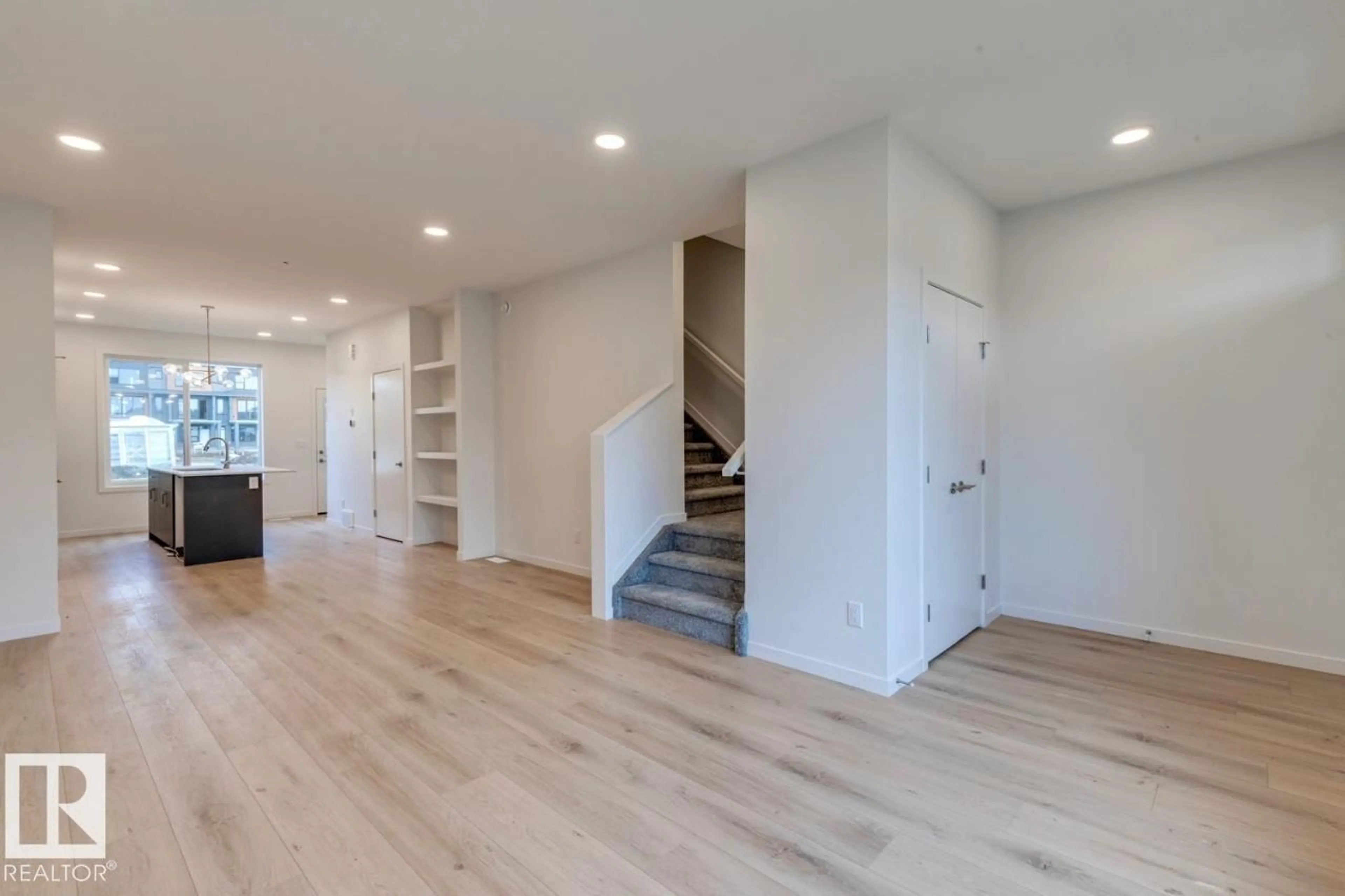 Unknown for 339 30 ST, Edmonton Alberta T6X1A5