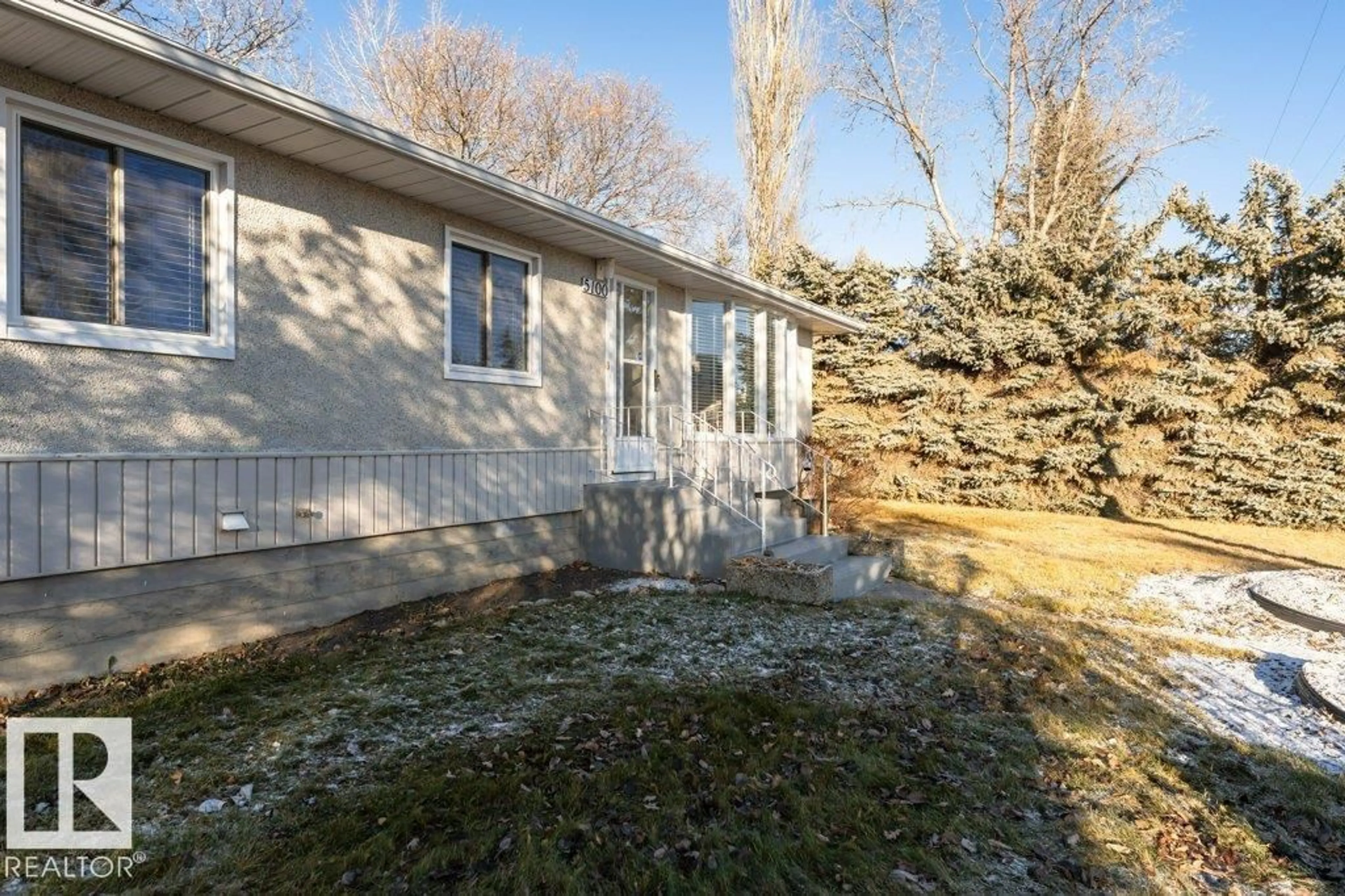 Patio, street for 5100 53 AV, Stony Plain Alberta T7Z1B9