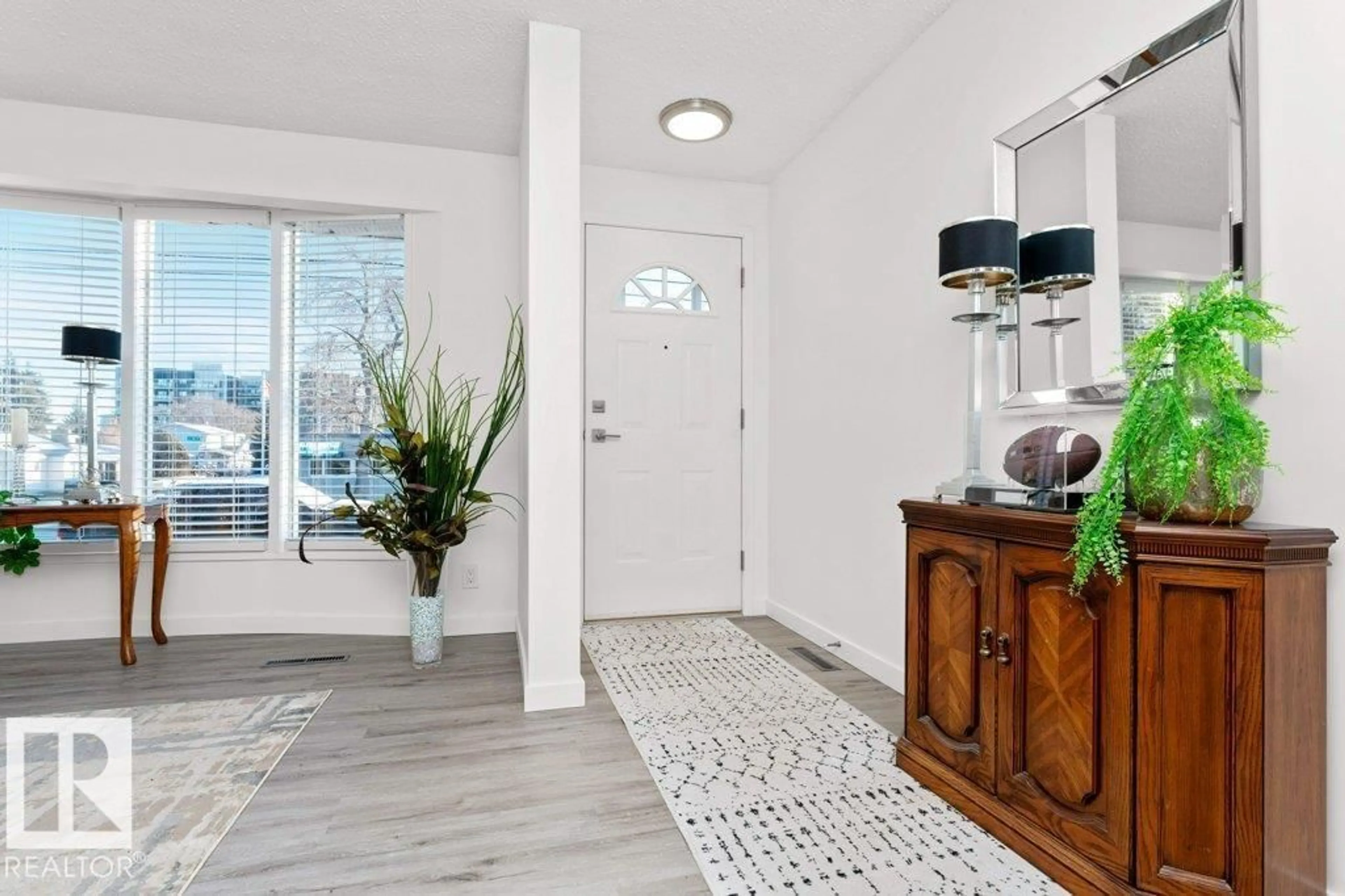 Indoor entryway for 5100 53 AV, Stony Plain Alberta T7Z1B9