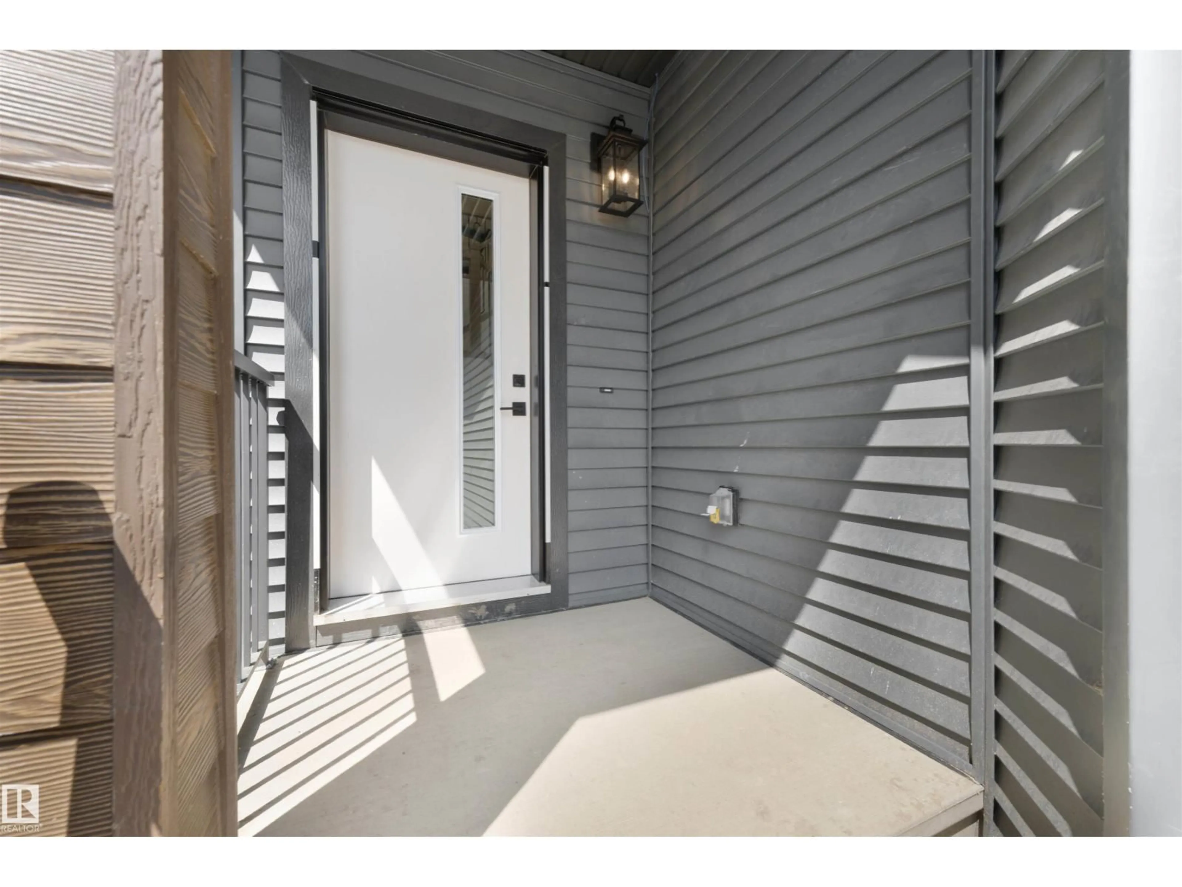 Indoor entryway for 48 GRASSVIEW CR, Spruce Grove Alberta T7X3G1