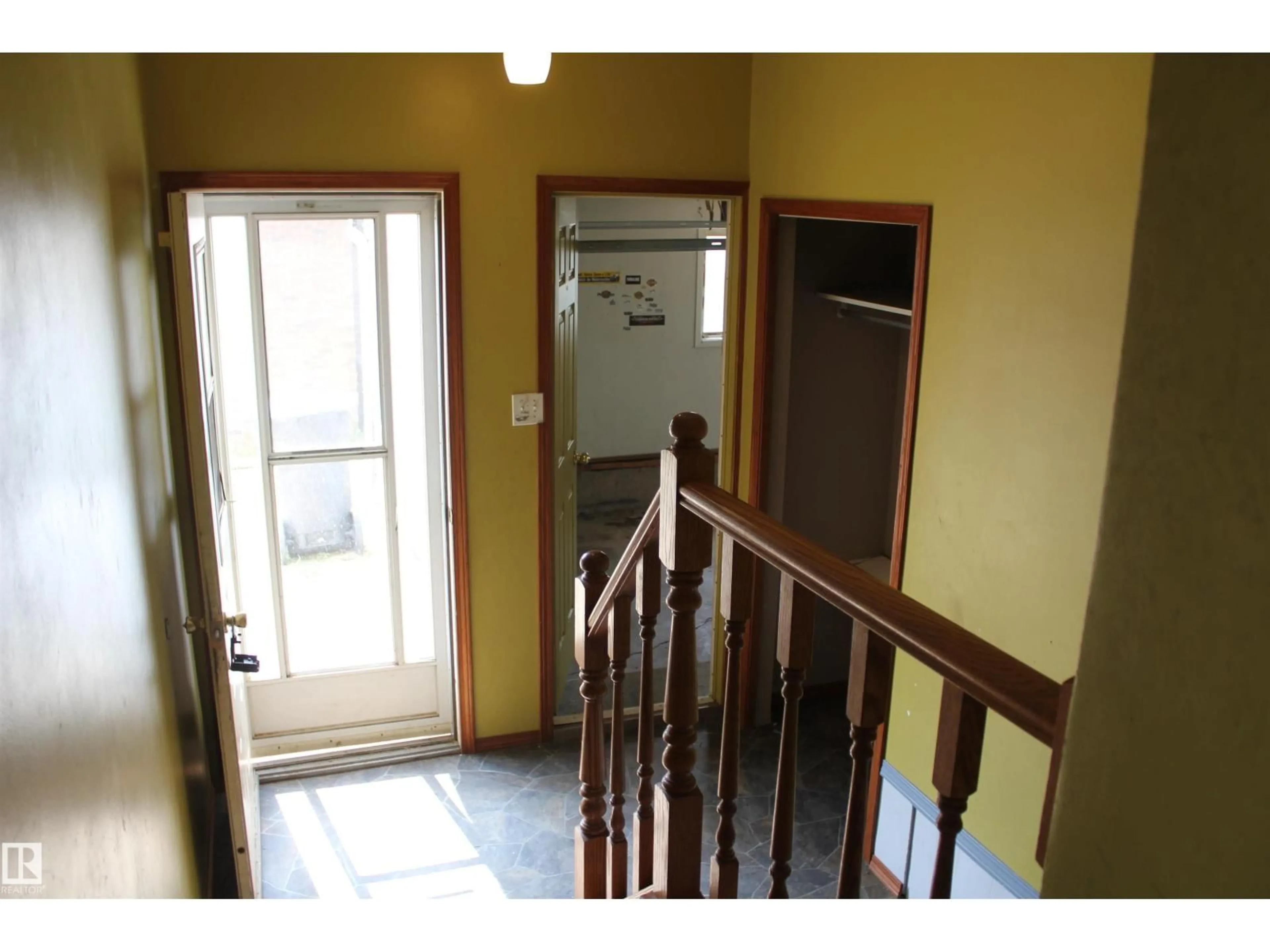 Indoor foyer for 5134 56A AV, Elk Point Alberta T0A1A0