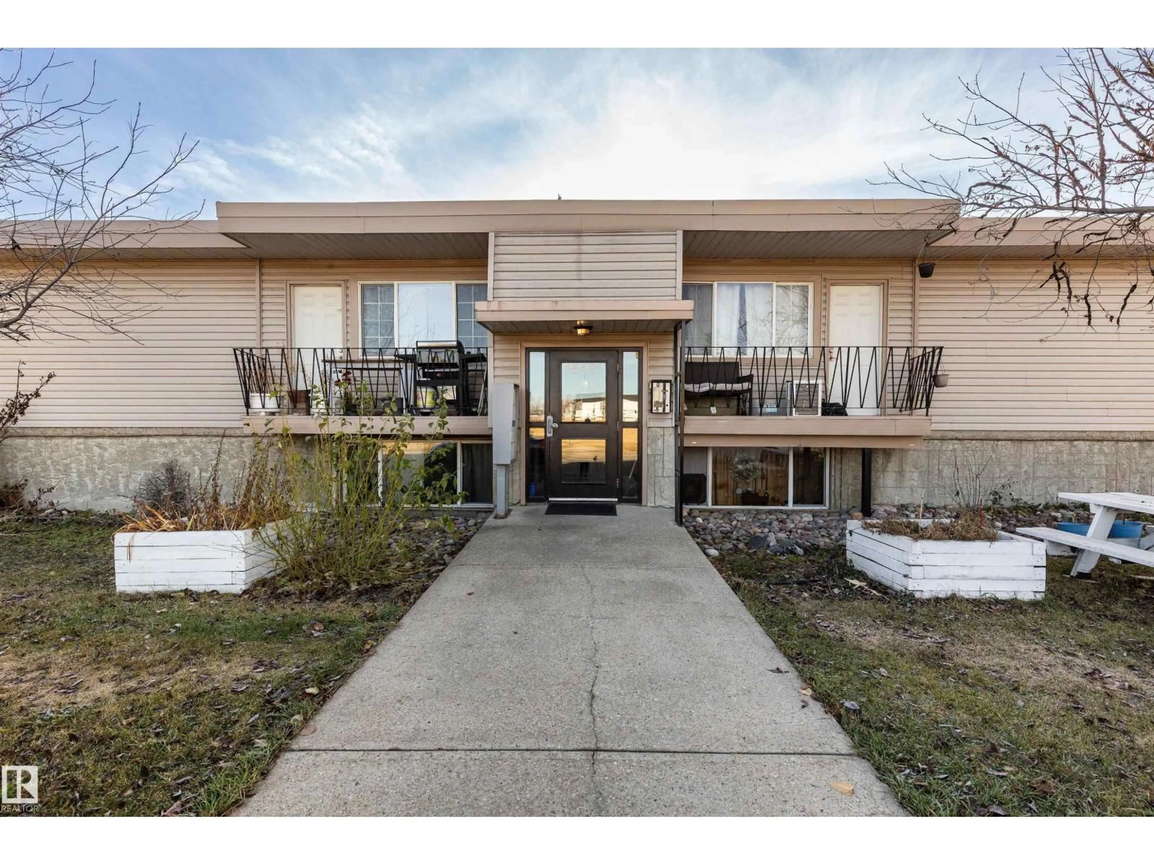 Unknown for #6 - 15431 93 AV, Edmonton Alberta T5R5H4