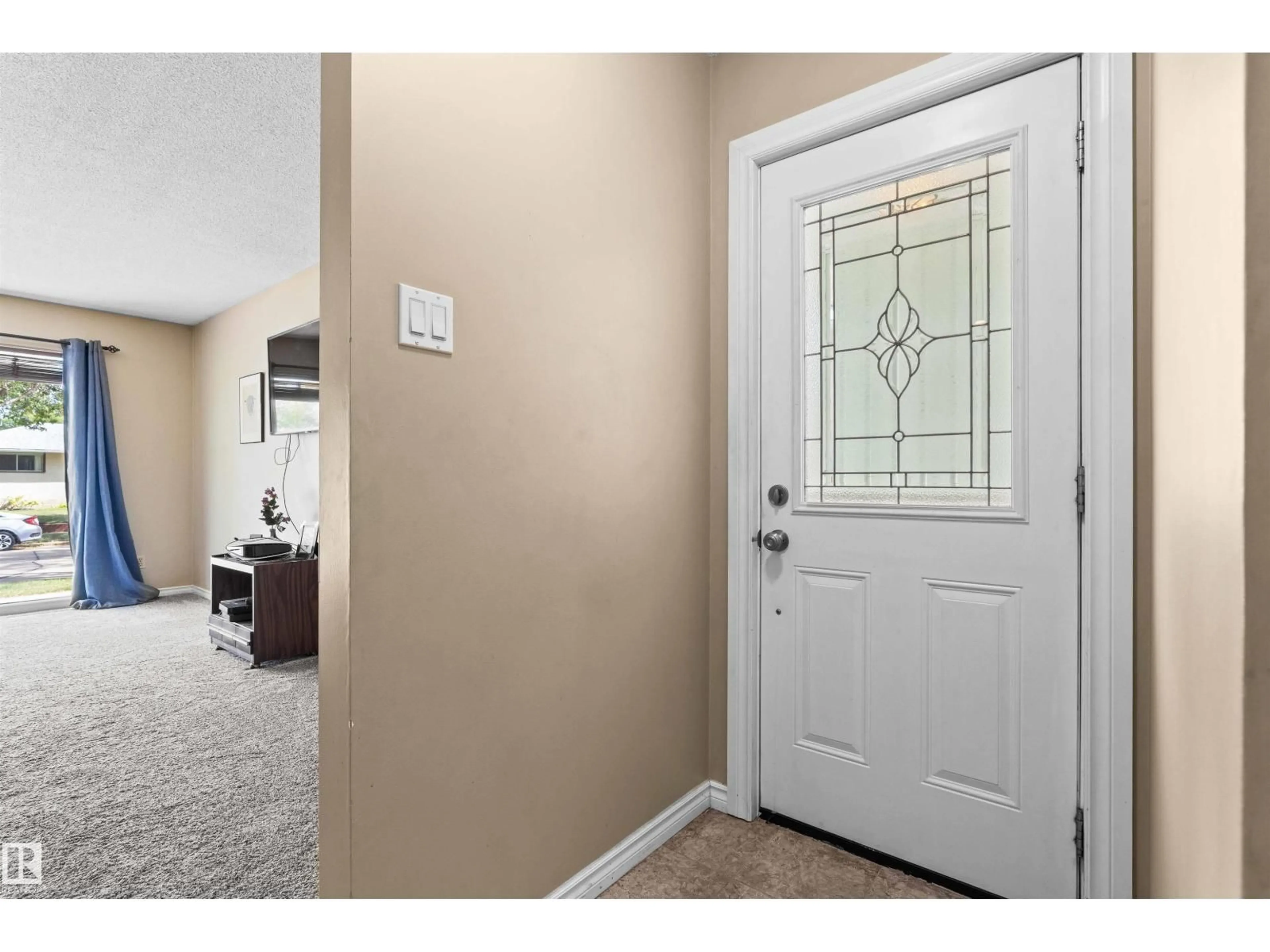 Indoor entryway for 9414 96 ST, Fort Saskatchewan Alberta T8L1S6
