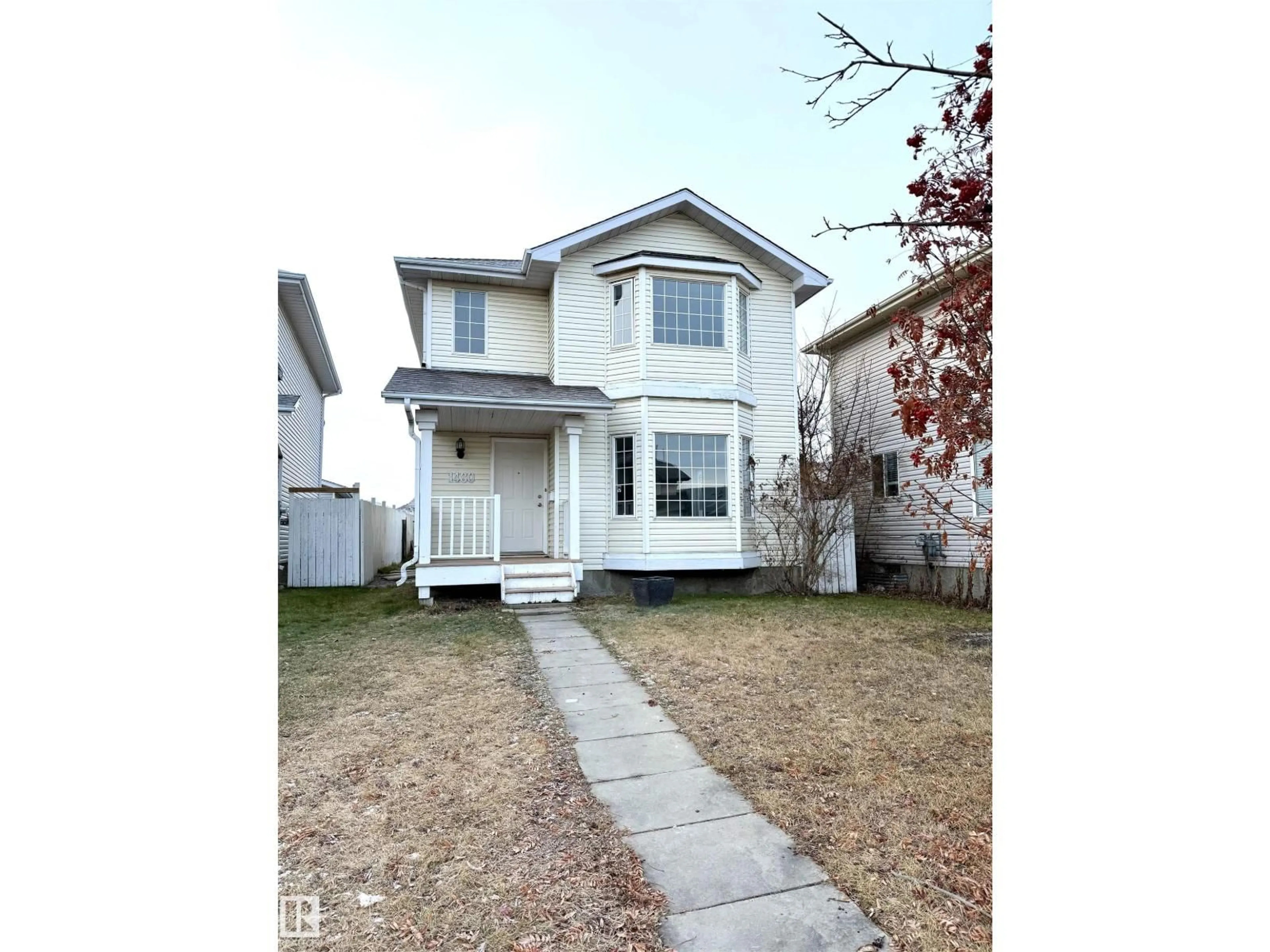 Home with vinyl exterior material, street for 1480 JEFFERYS CR, Edmonton Alberta T6L6T1