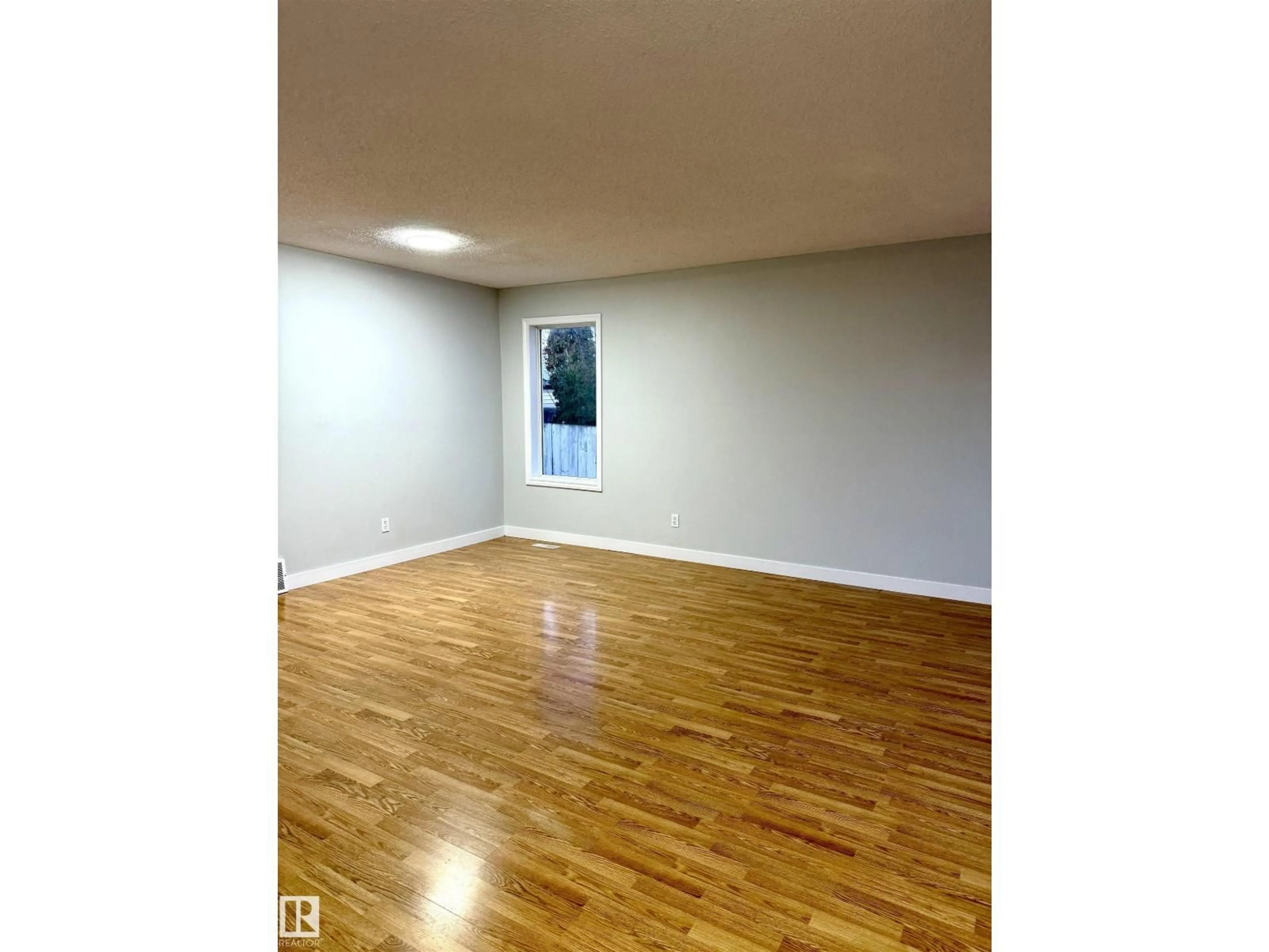 A pic of a room for 1480 JEFFERYS CR, Edmonton Alberta T6L6T1