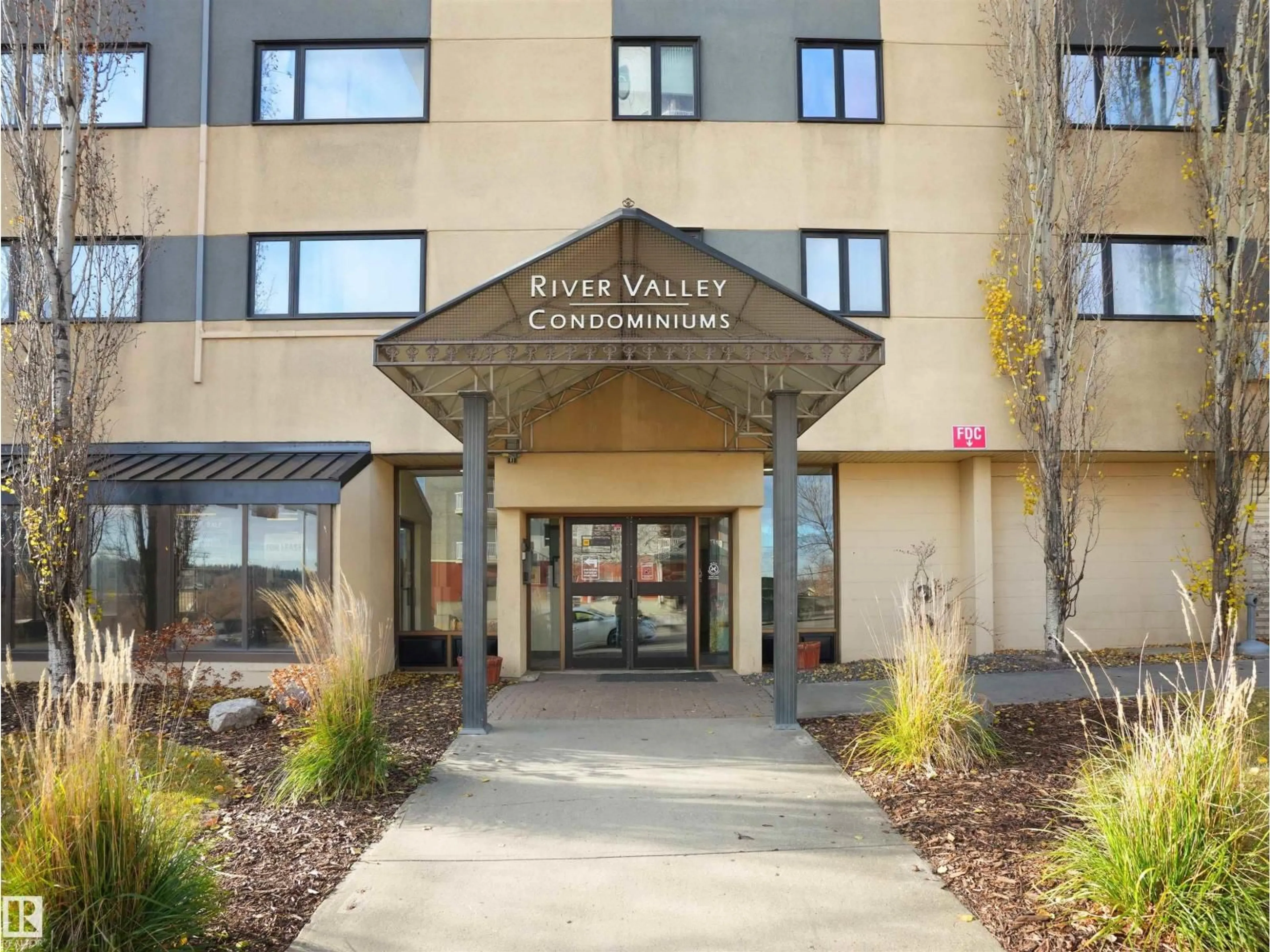 Indoor foyer for #307 - 9710 105 STREET ST, Edmonton Alberta T5K1A4