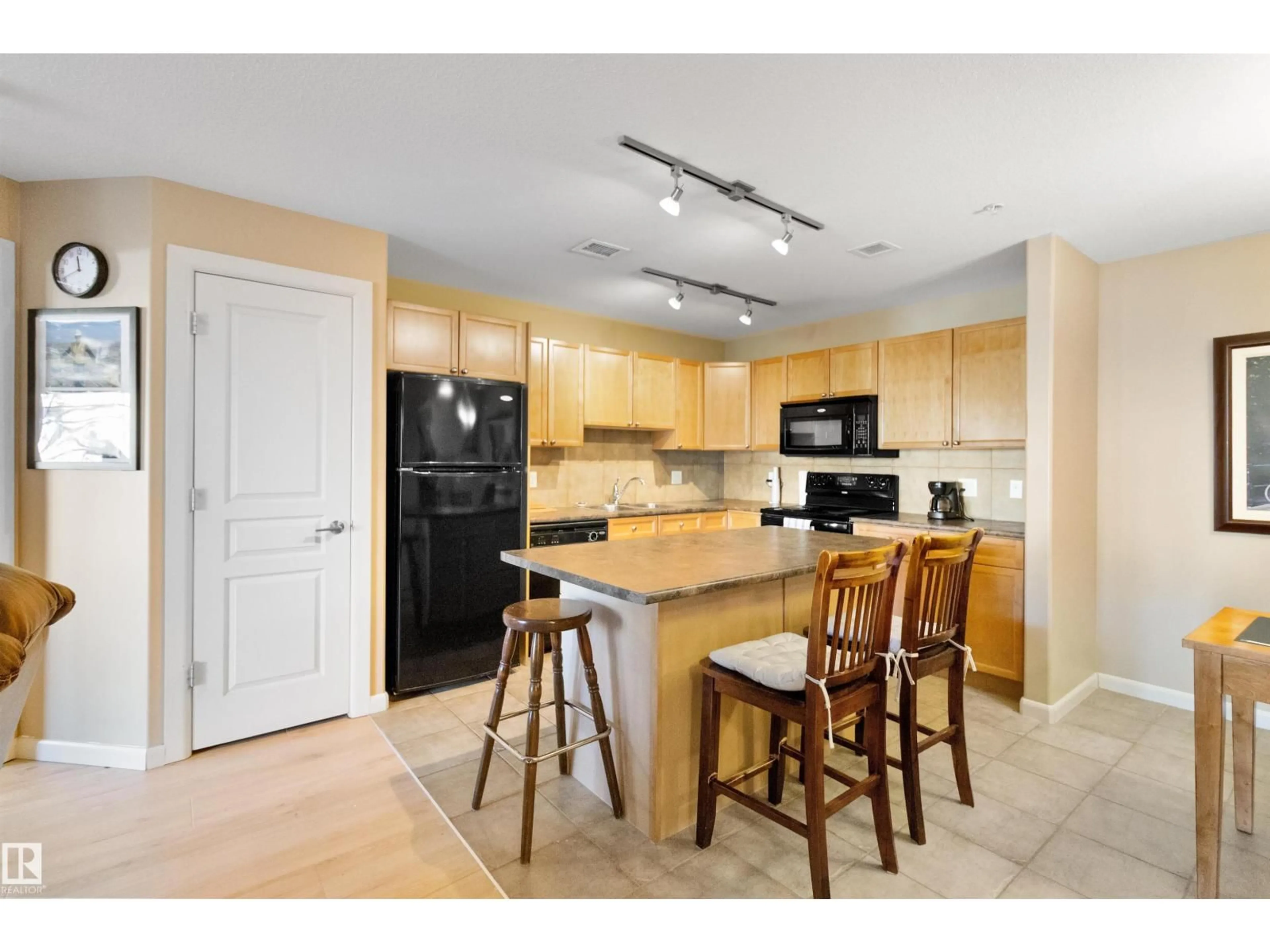 Unknown for 230 400 PALISADES WY, Sherwood Park Alberta T8H0H4