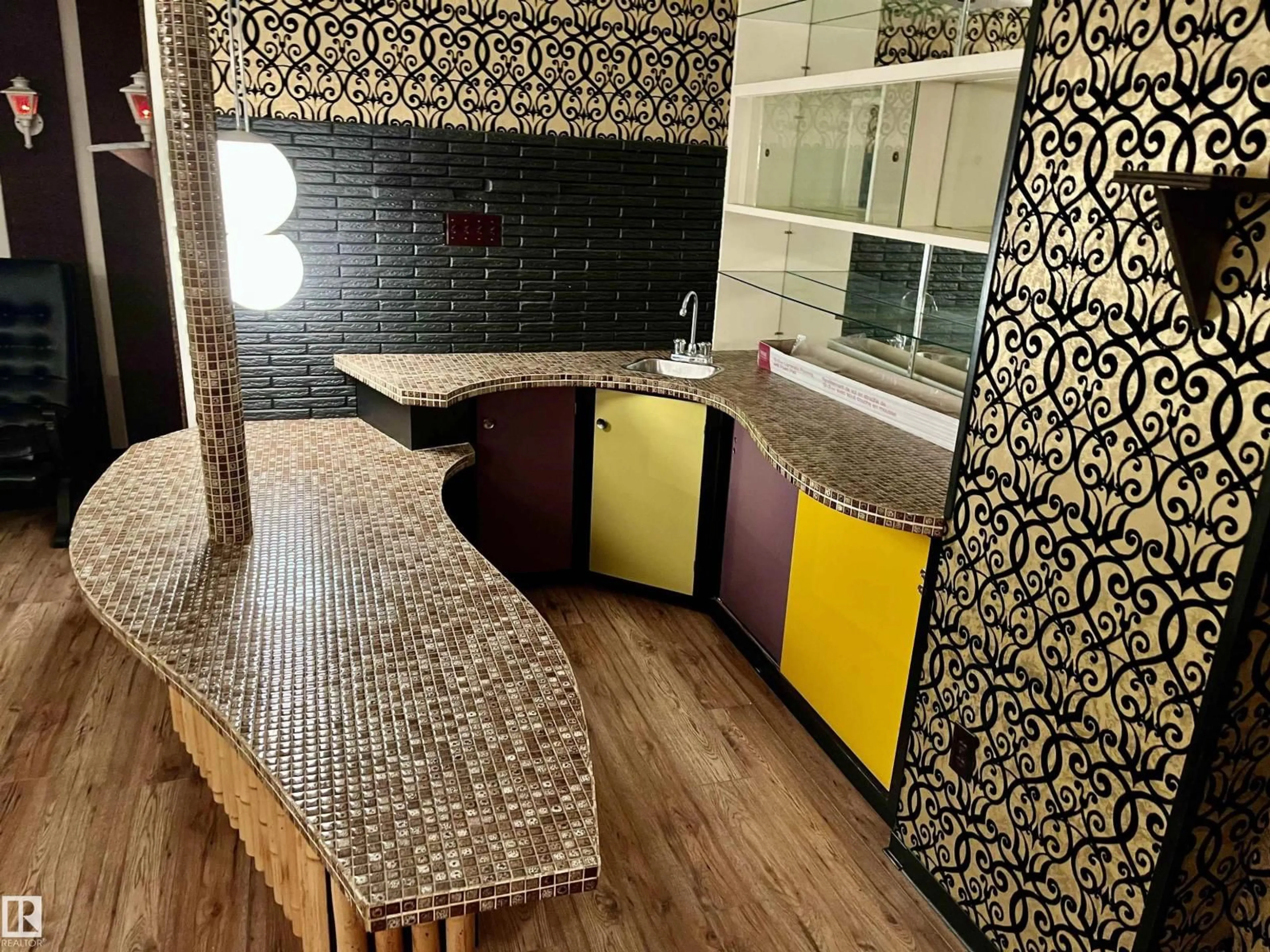 Unknown for 15416 75 AV, Edmonton Alberta T5R2Z1