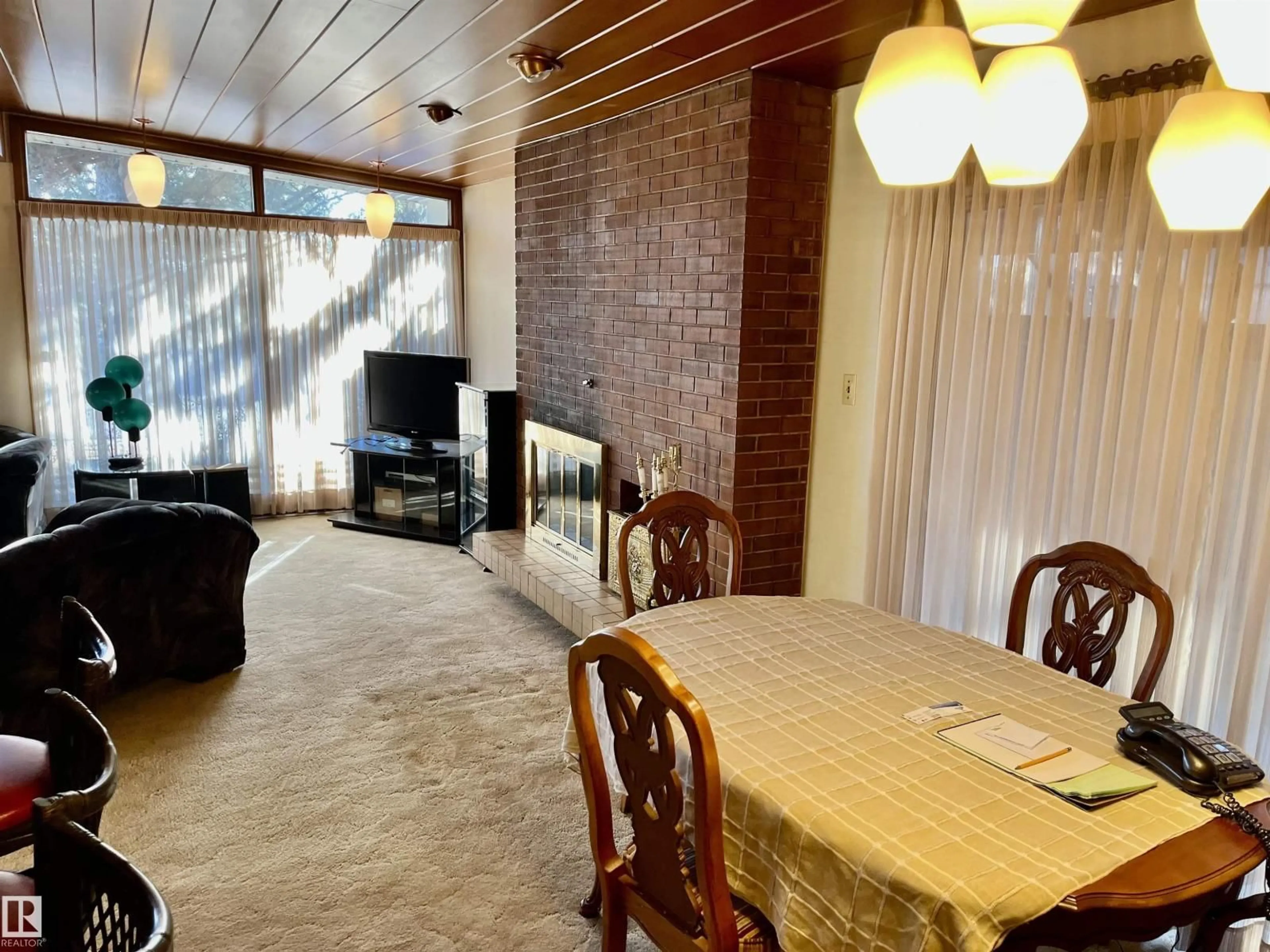 Dining room, unknown for 15416 75 AV, Edmonton Alberta T5R2Z1