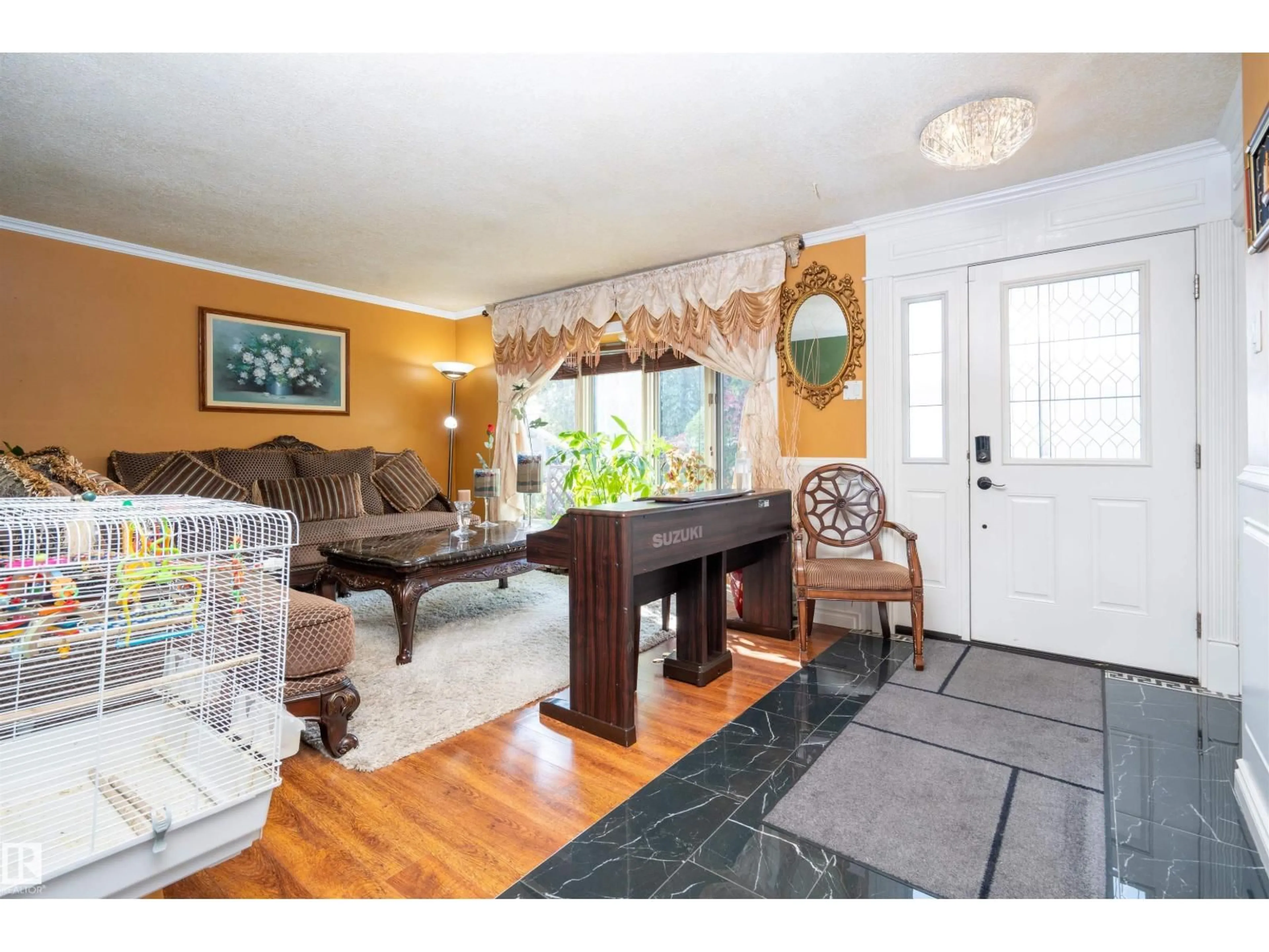 Indoor entryway for 8721 152 ST, Edmonton Alberta T5R1L9