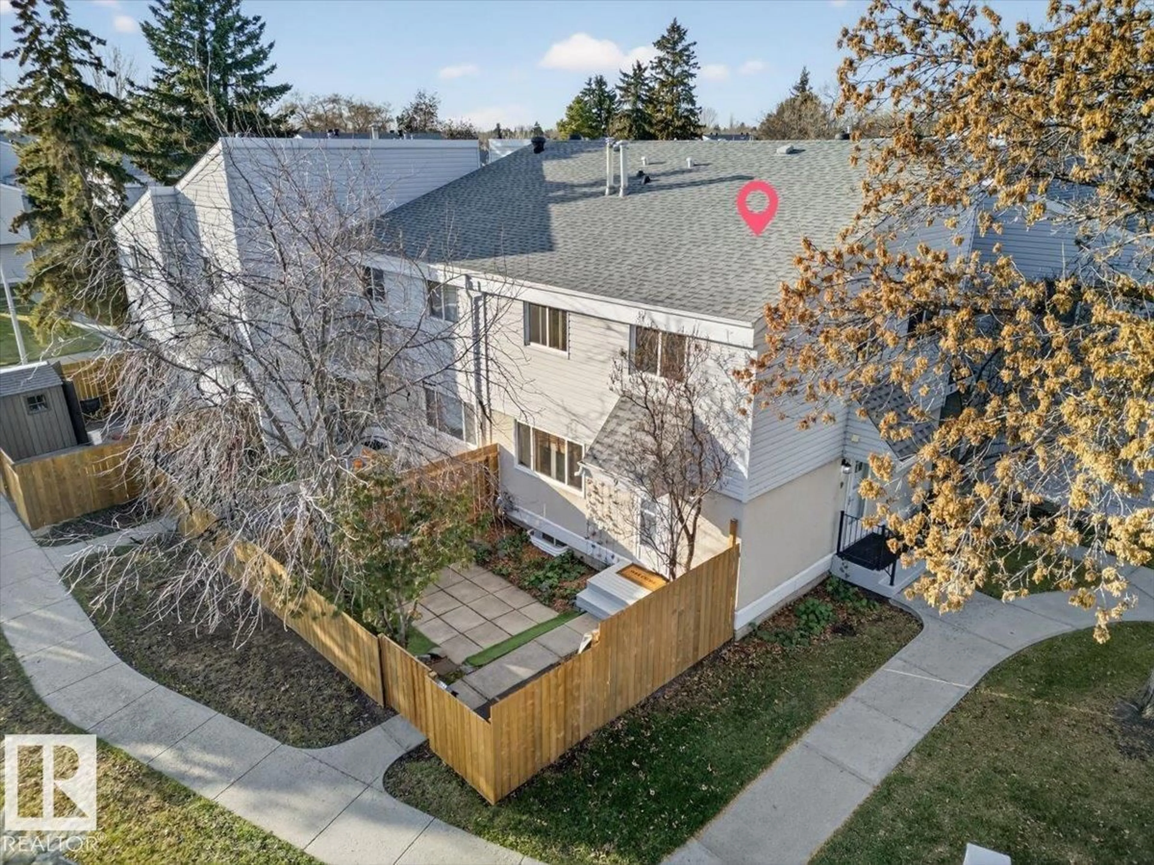 A pic from outside/outdoor area/front of a property/back of a property/a pic from drone, unknown for 9 MCLEOD PL, Edmonton Alberta T5A3A8