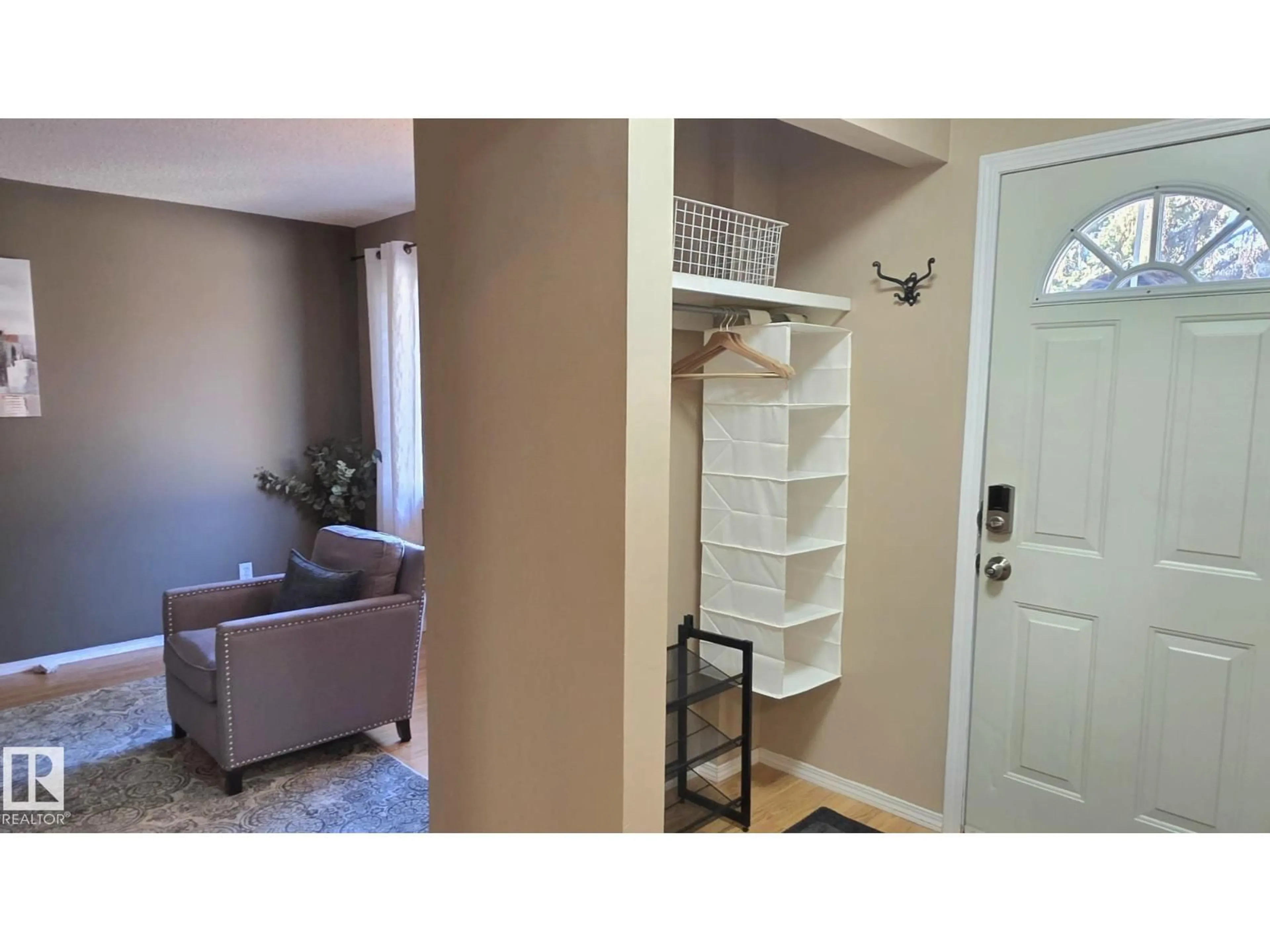 Indoor entryway for 117 LONDONDERRY SQ, Edmonton Alberta T5C3C4