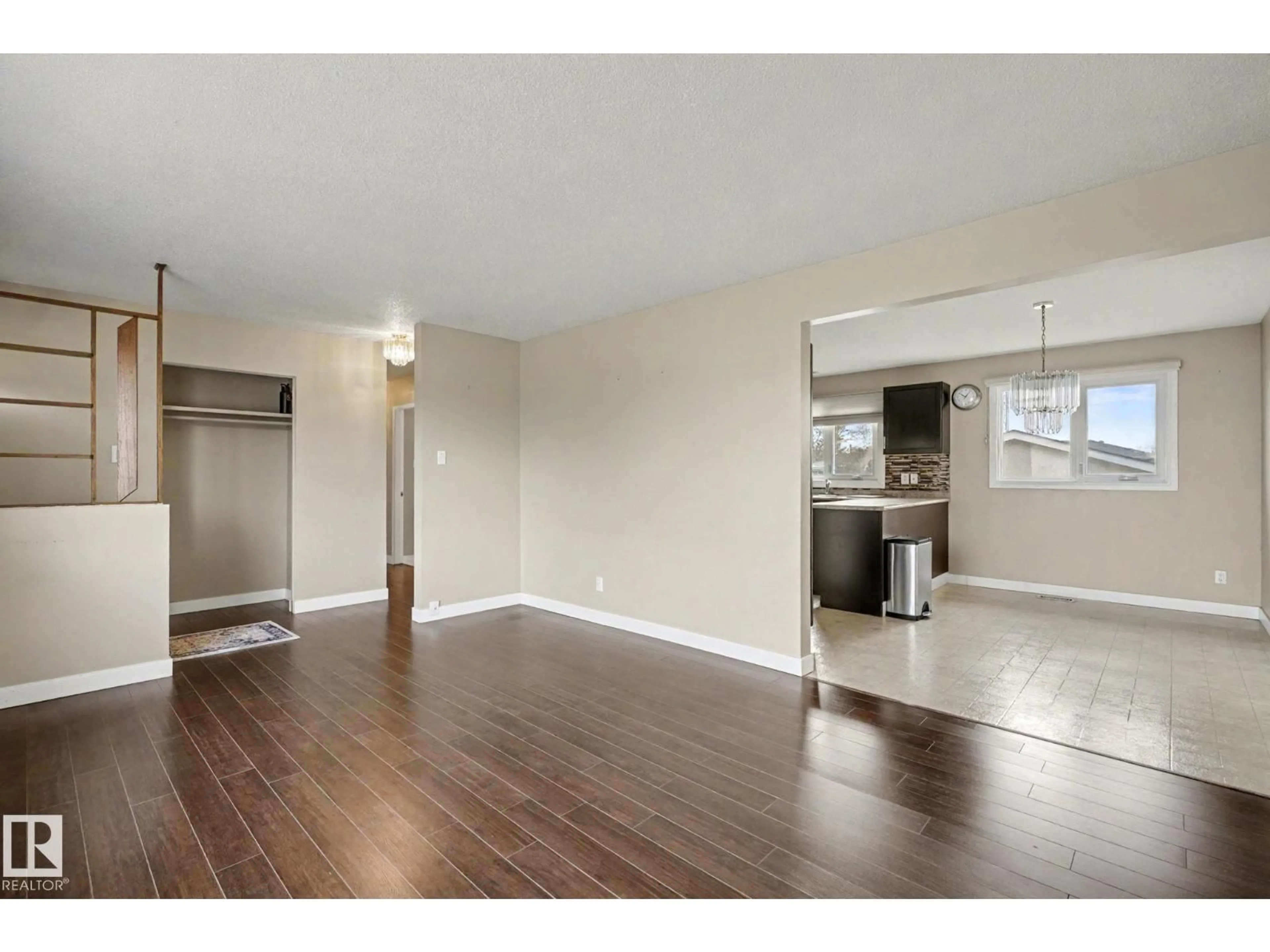 A pic of a room for 8407 149A AV, Edmonton Alberta T5E2M9