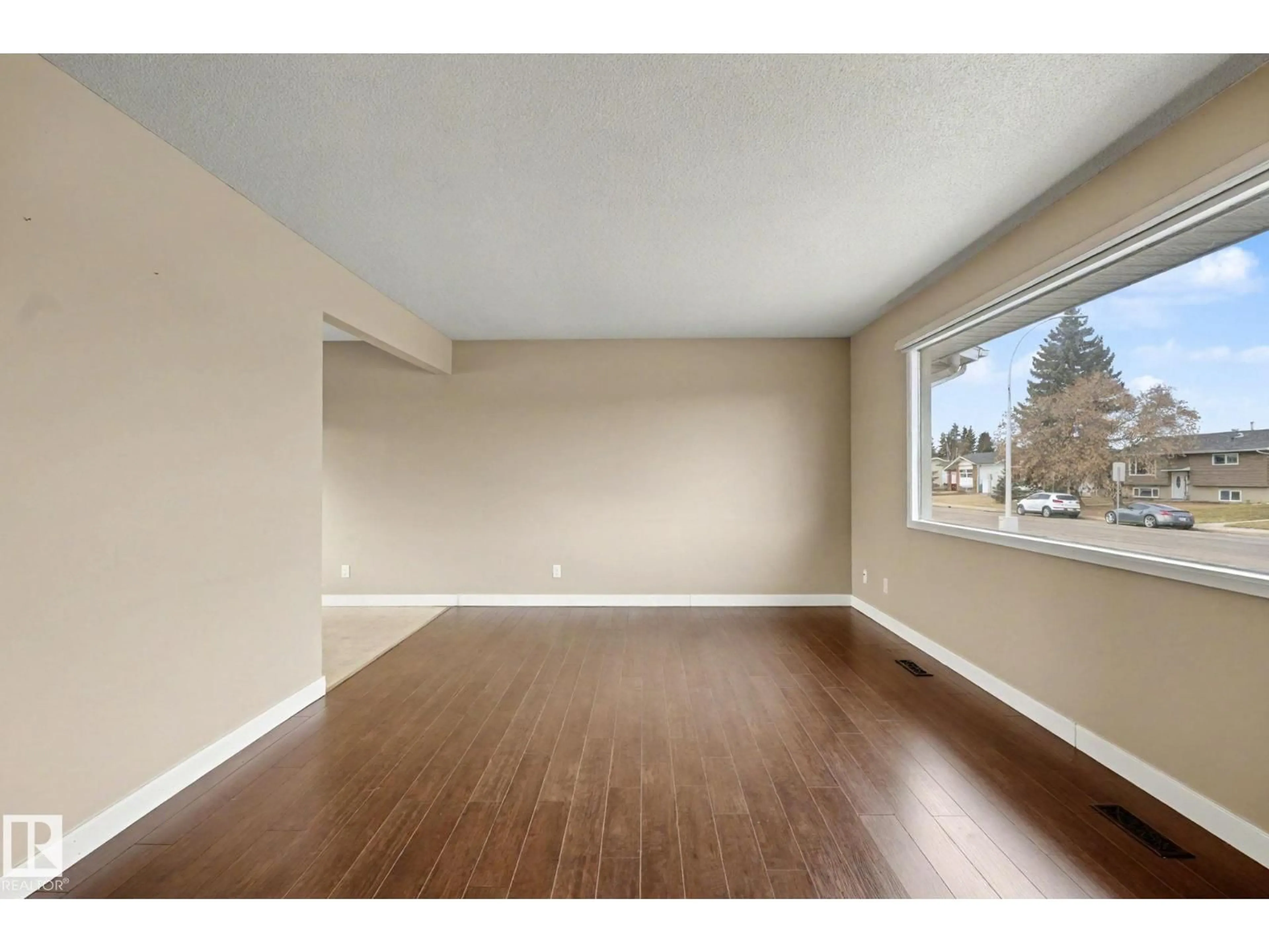 A pic of a room for 8407 149A AV, Edmonton Alberta T5E2M9