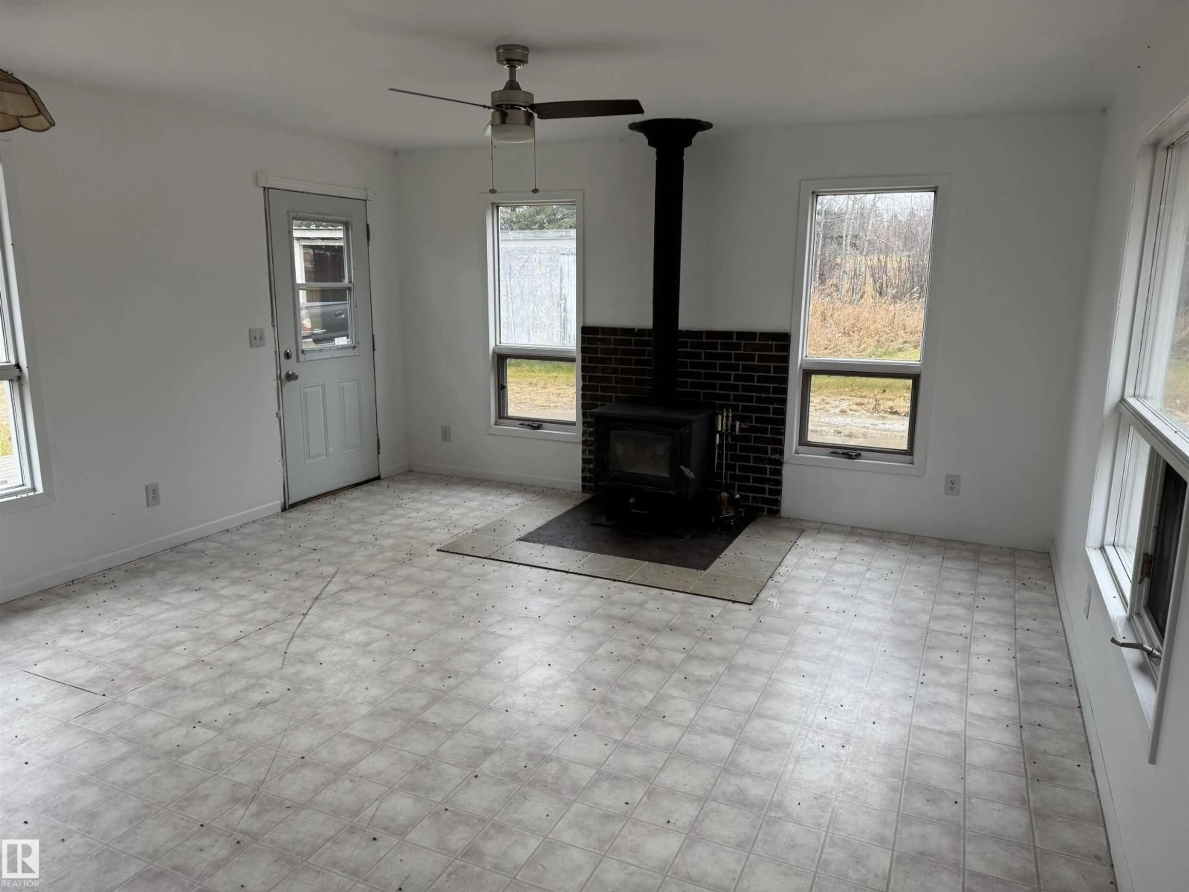 A pic of a room for 418 HWY 13 W, Alder Flats Alberta T0C0A0