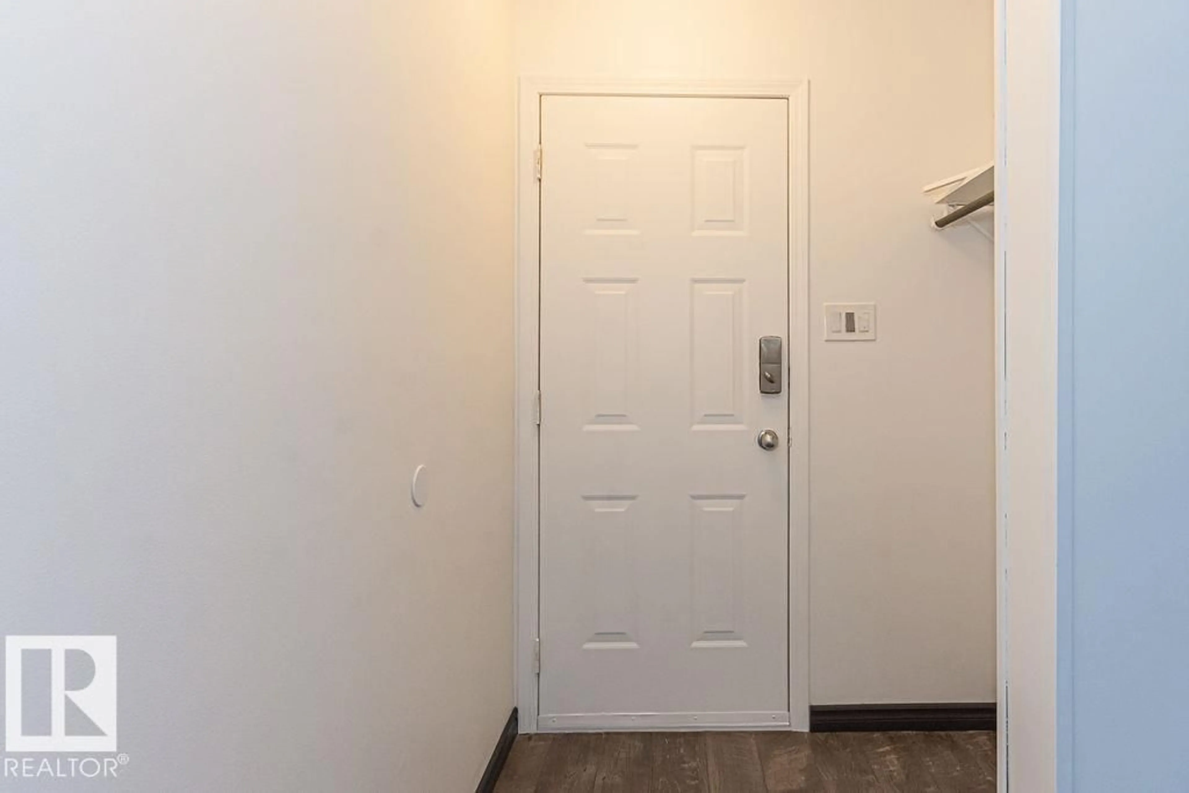 Indoor entryway for 13228 83 ST, Edmonton Alberta T5E2W7