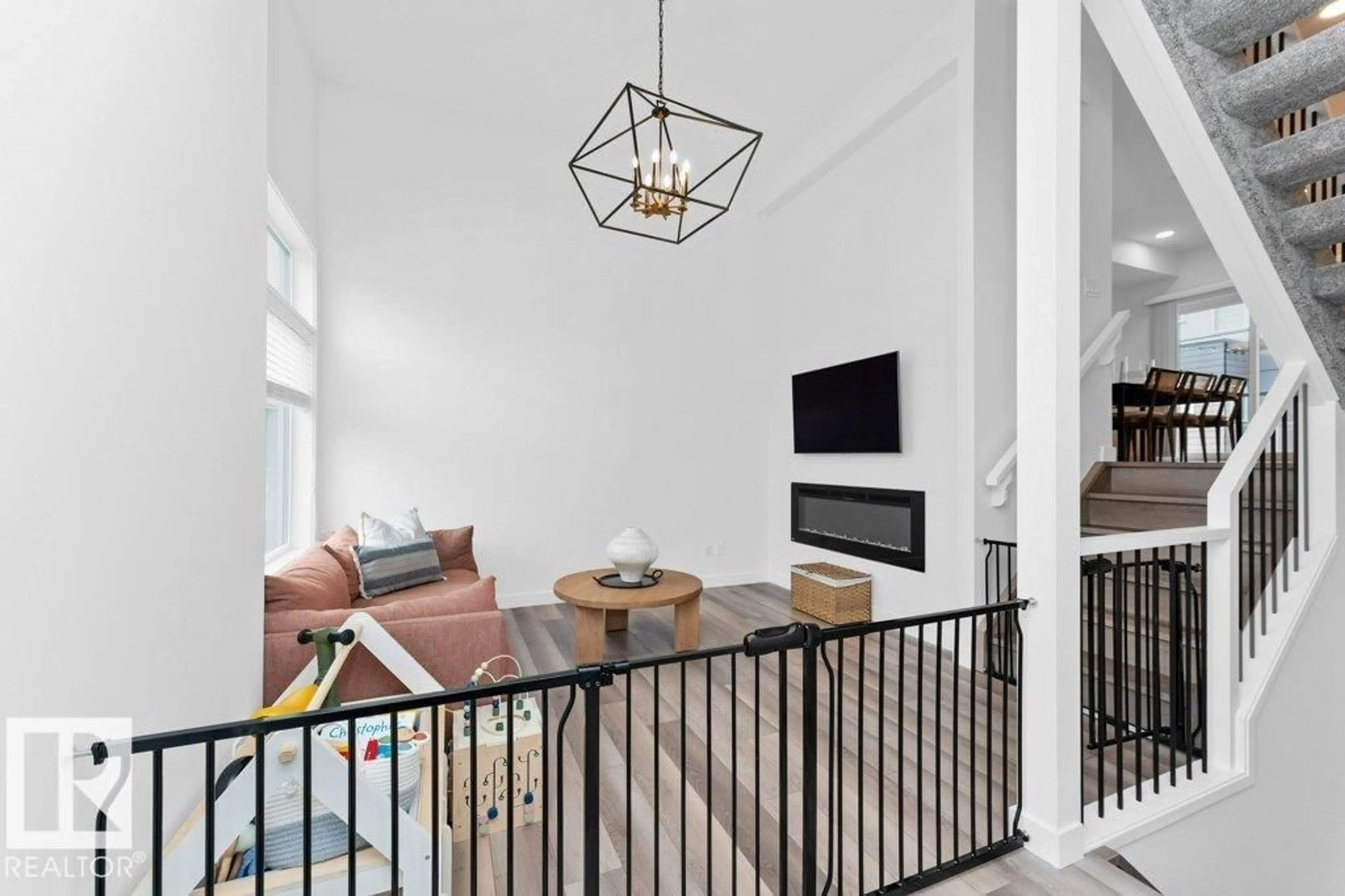 Unknown for #8 - 9745 92 ST, Edmonton Alberta T6C3S3