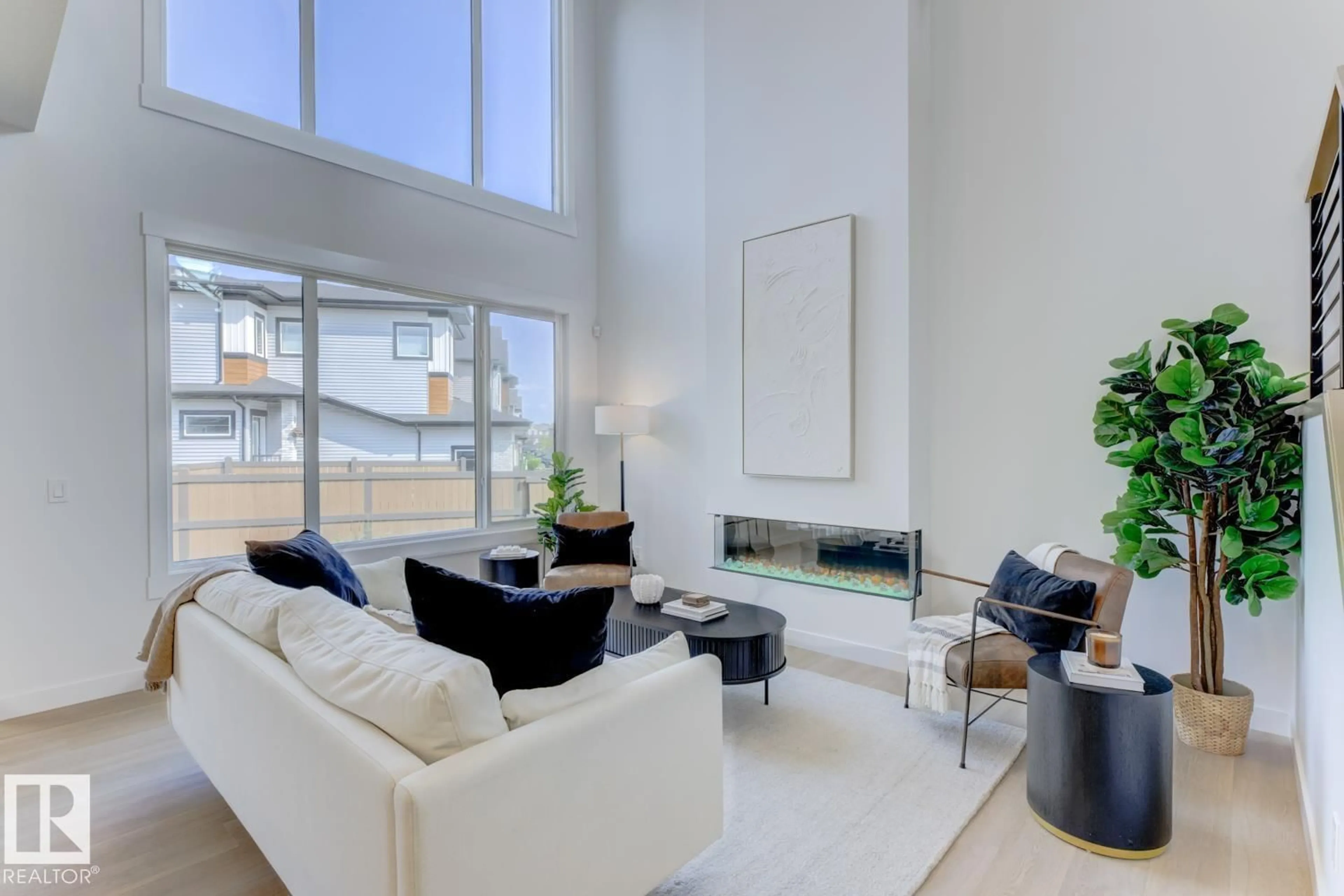 Living room with furniture, unknown for SW SW - 5407 HAWTHORN RU, Edmonton Alberta T6X3K5