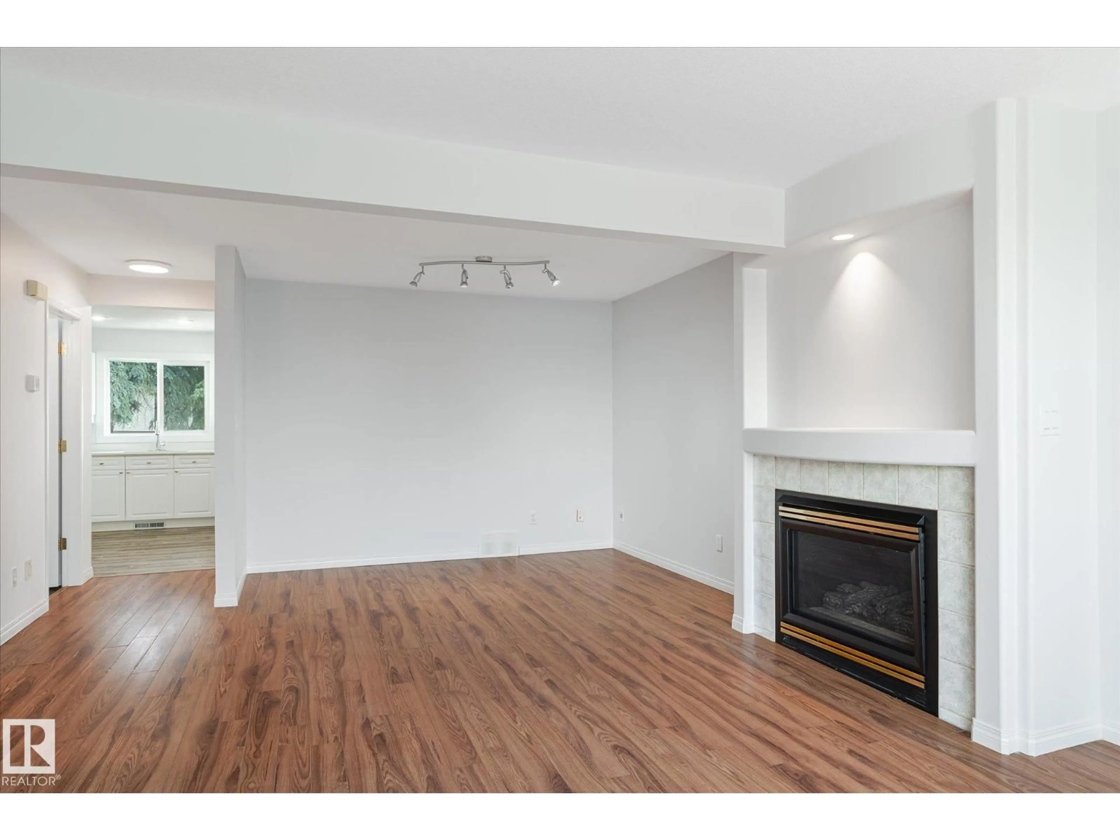 A pic of a room for 52 - 9630 176 ST, Edmonton Alberta T5T6E1