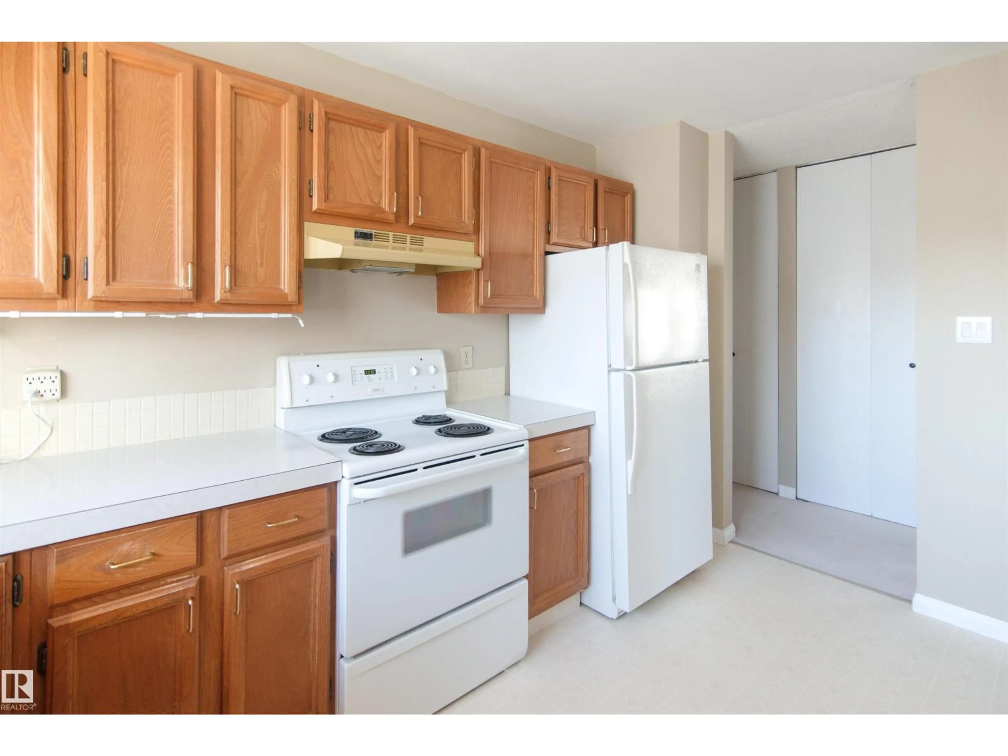 Standard kitchen, unknown for 4517 42 ST, Bonnyville Town Alberta T9N1J1