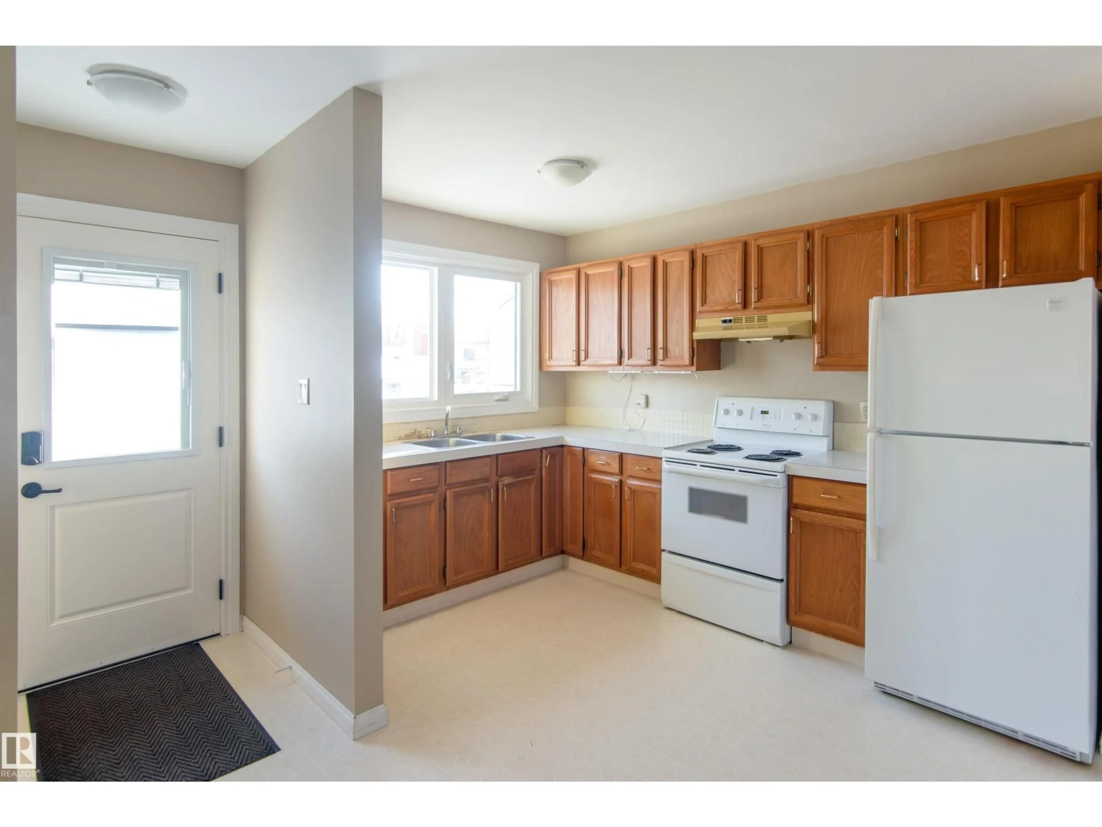 Standard kitchen, unknown for 4517 42 ST, Bonnyville Town Alberta T9N1J1