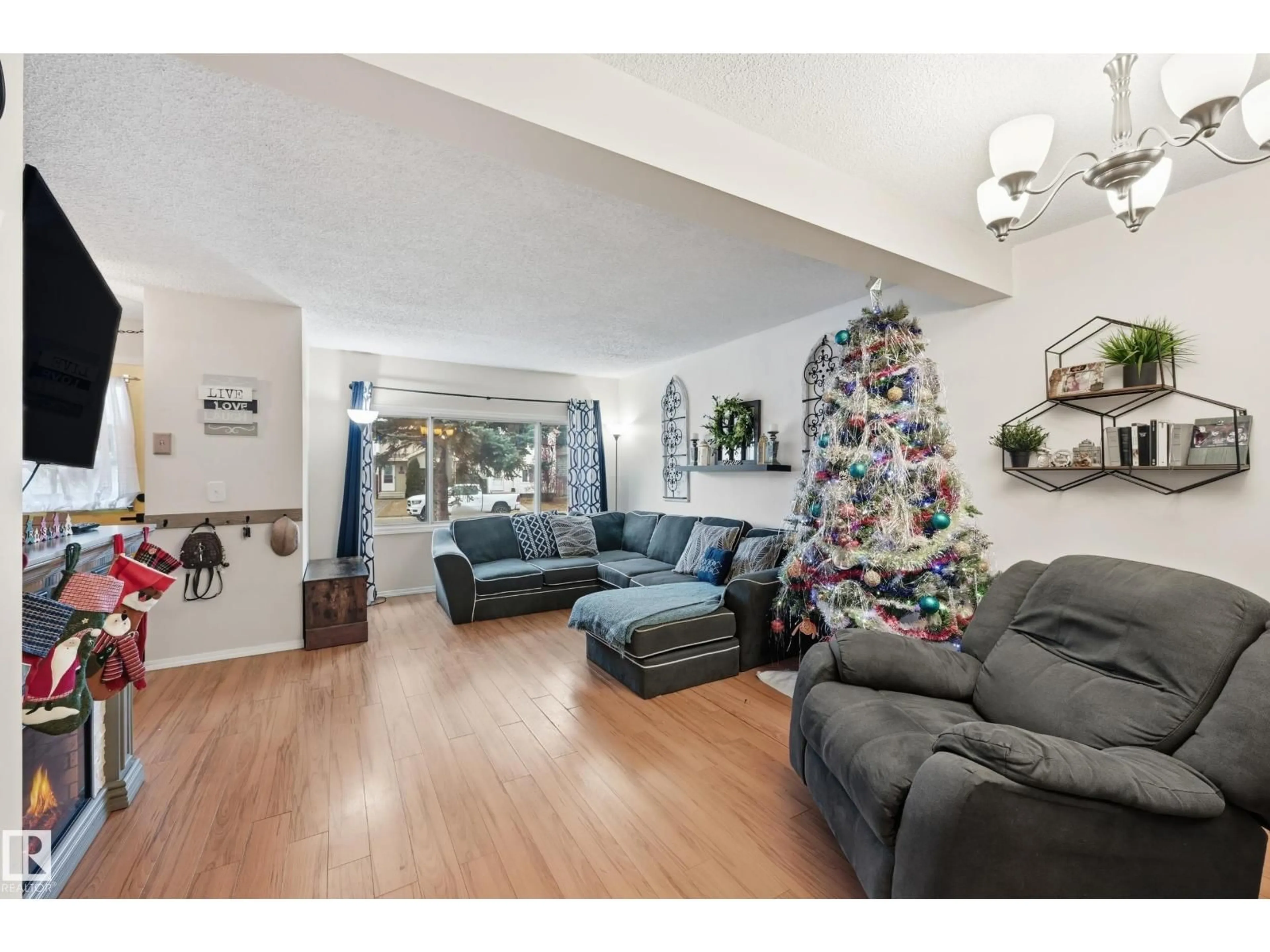 Living room with furniture, unknown for 18423 95A AV, Edmonton Alberta T5T3V7