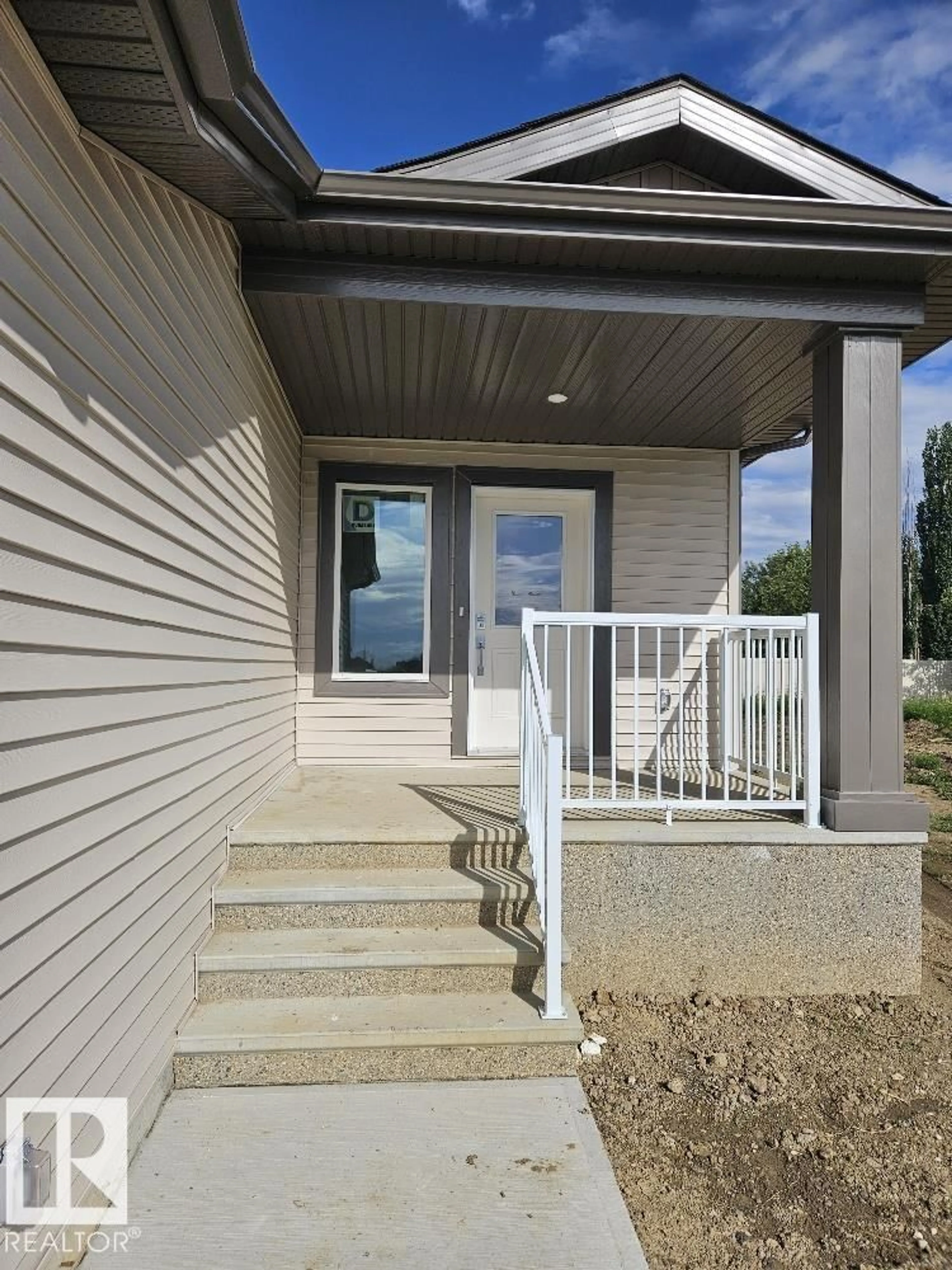 Home with vinyl exterior material, street for #42 - 11 DALTON LI, Spruce Grove Alberta T7X4C4