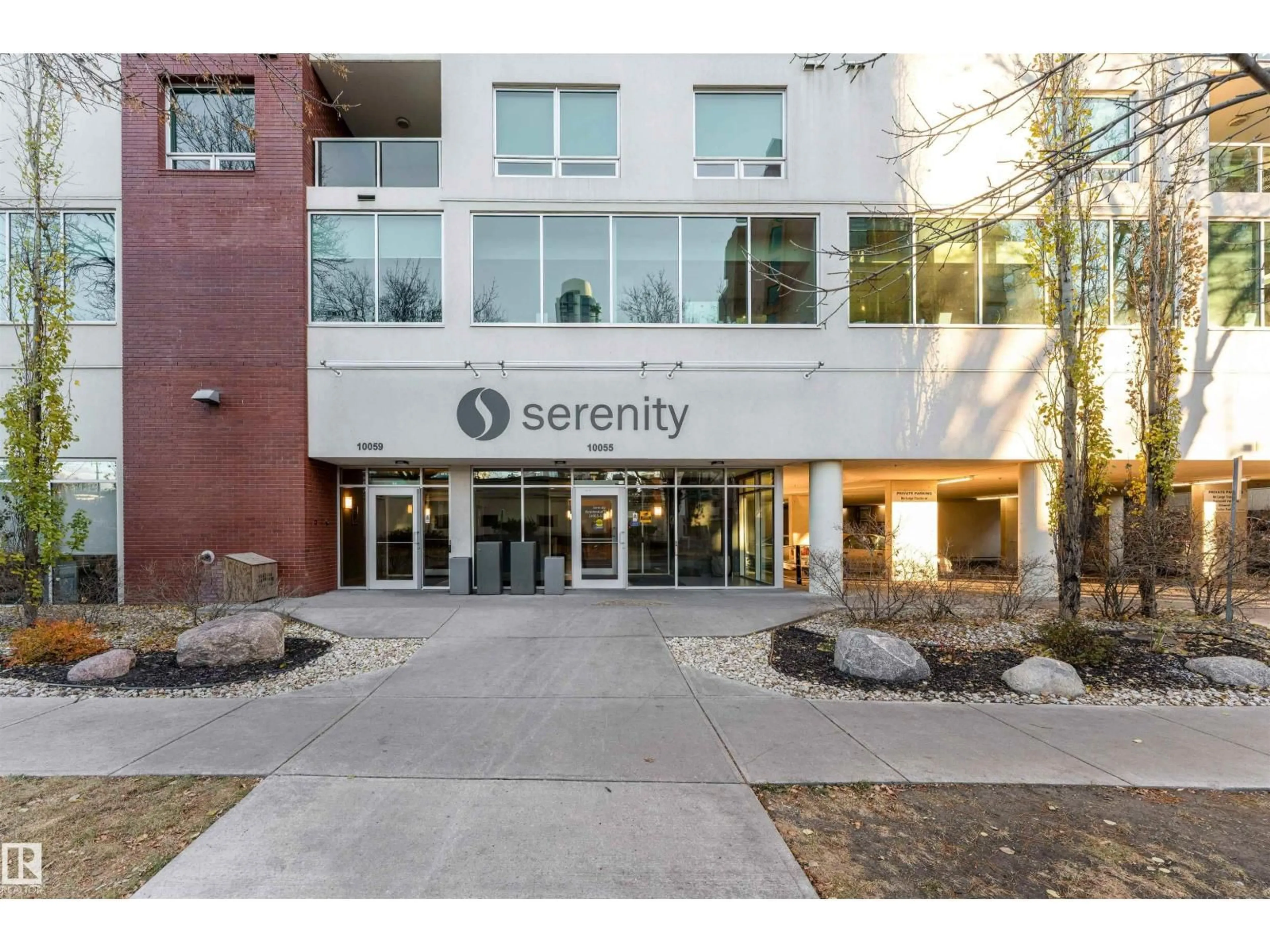 Indoor entryway for 807 - 10055 118 ST, Edmonton Alberta T5K0C1