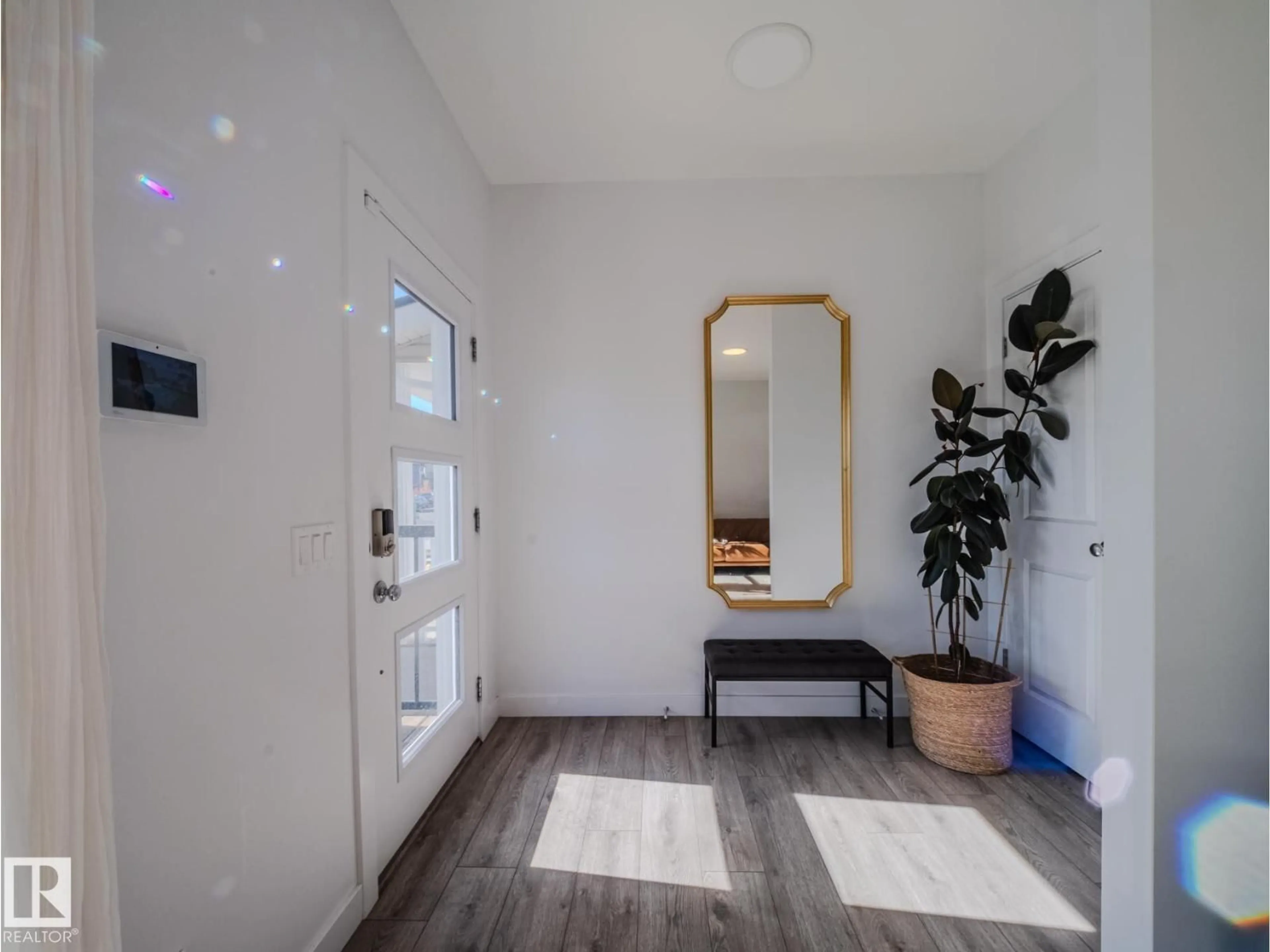 Indoor entryway for 2957 COUGHLAN GREEN, Edmonton Alberta T6W3X6