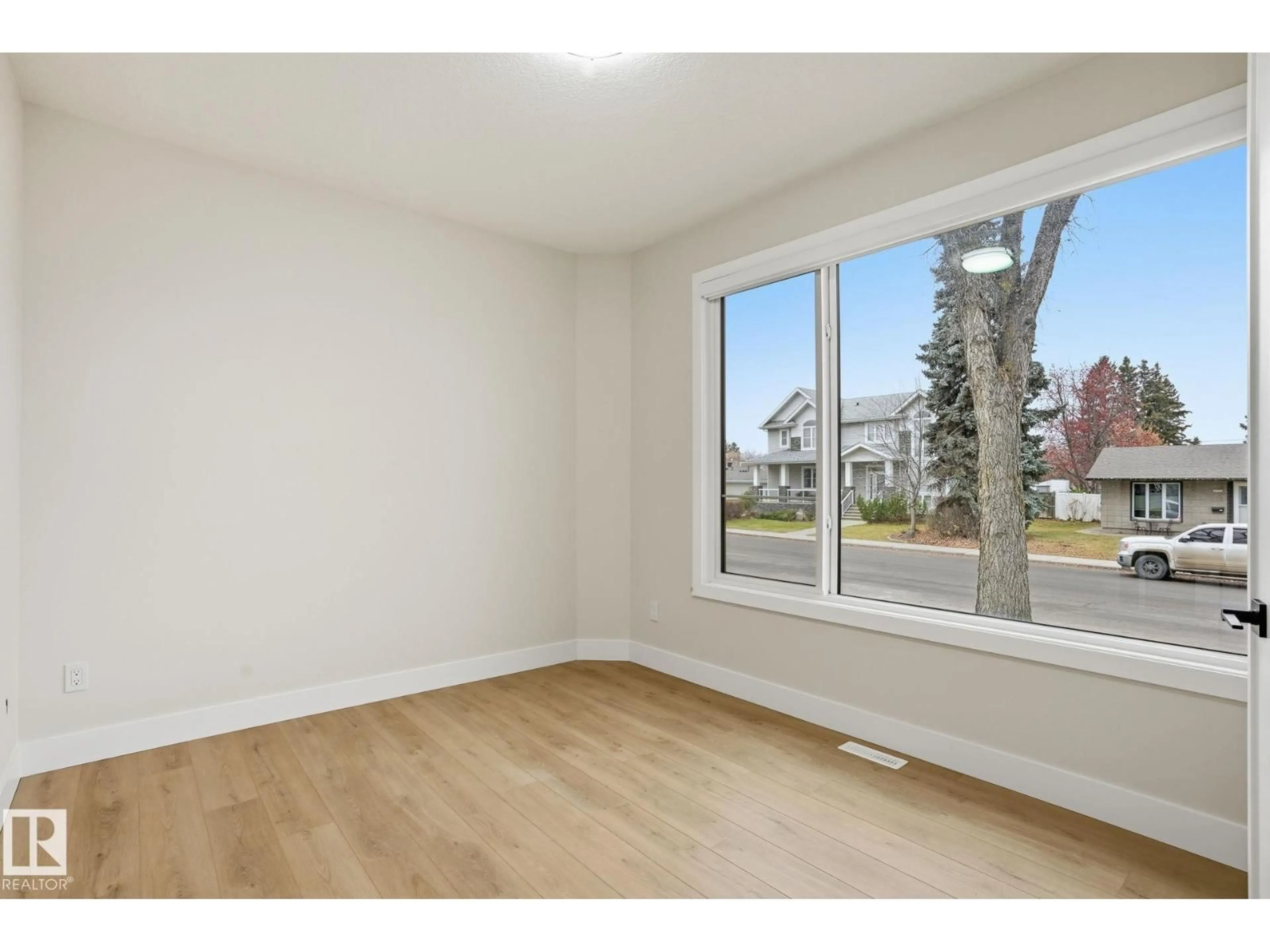 A pic of a room for NW - 10727 65 ST, Edmonton Alberta T6A2P3