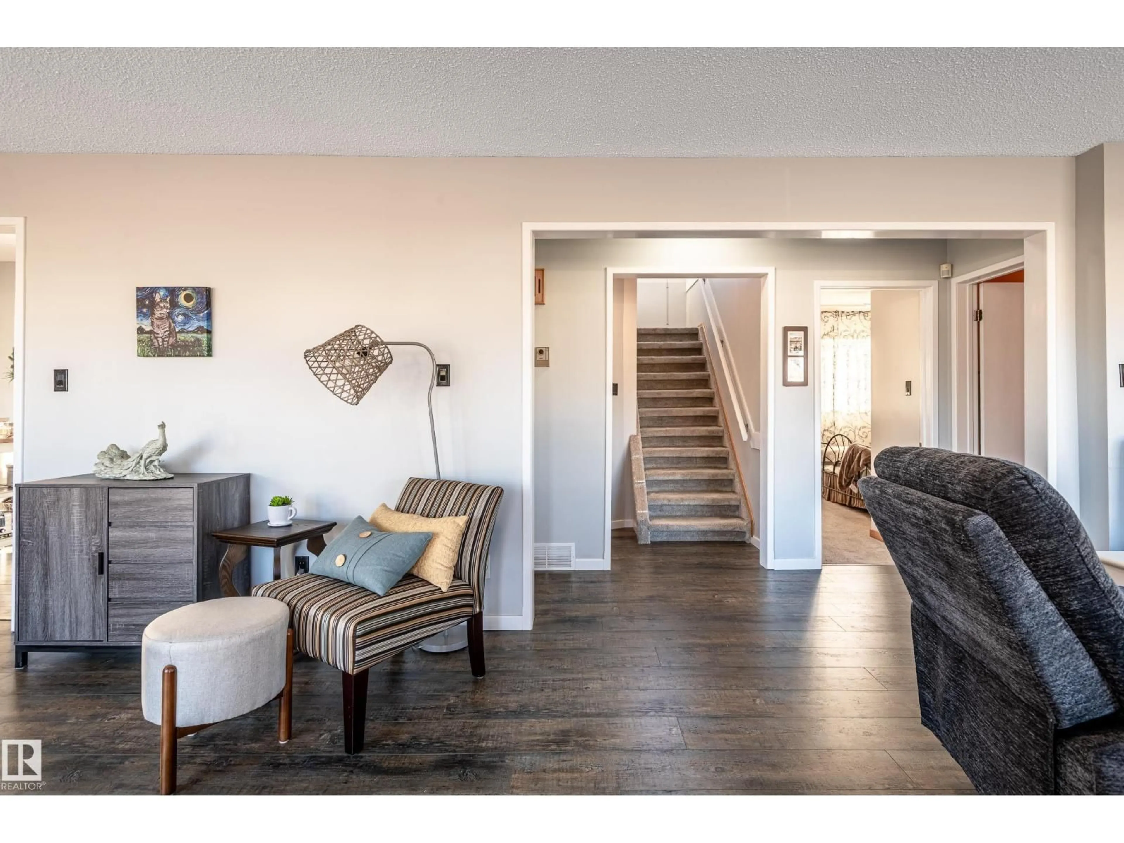 Indoor entryway for 10579 40 ST, Edmonton Alberta T6A1S9