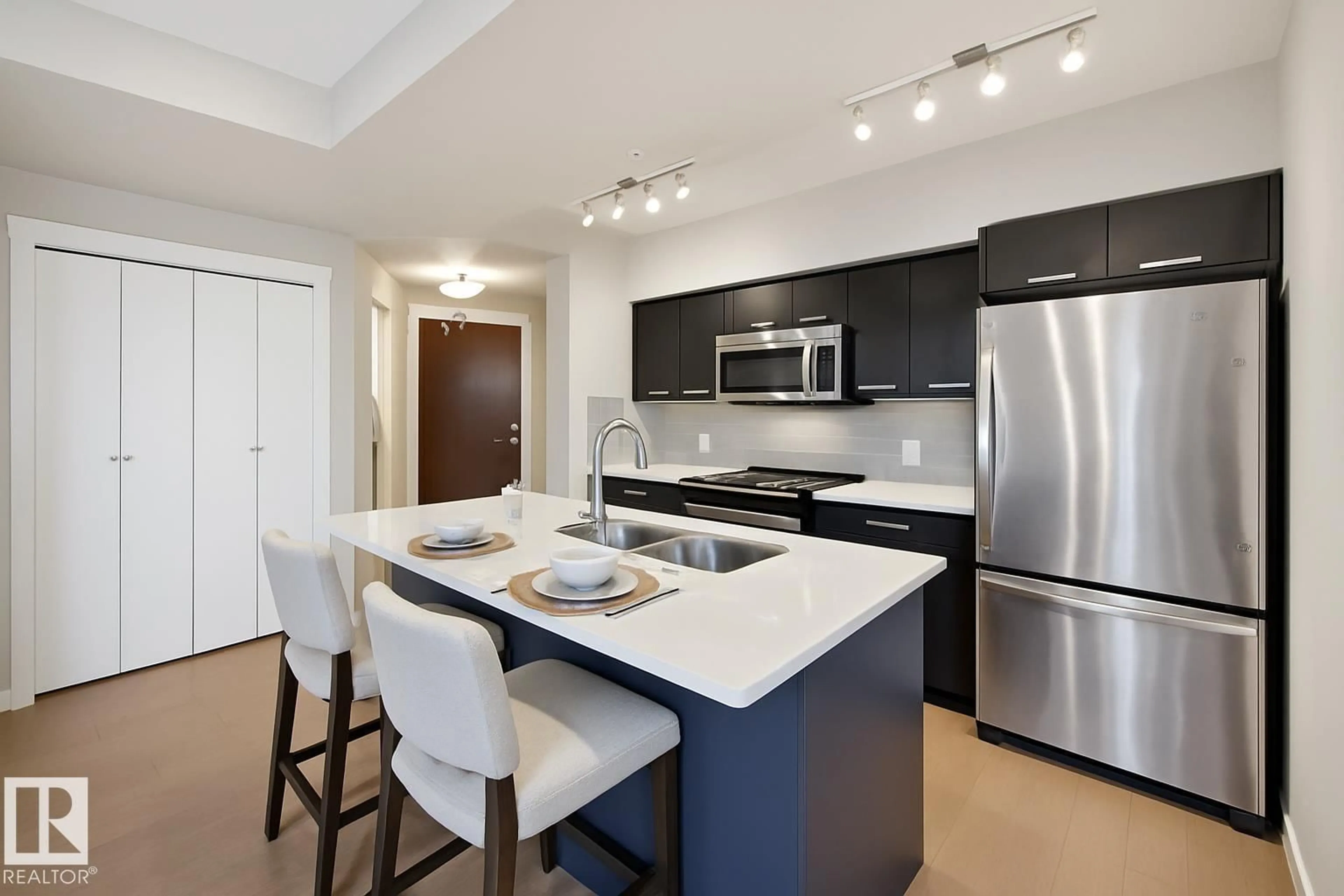Open concept kitchen, unknown for 606 10410 102 AV NW, Edmonton Alberta T5J0E9