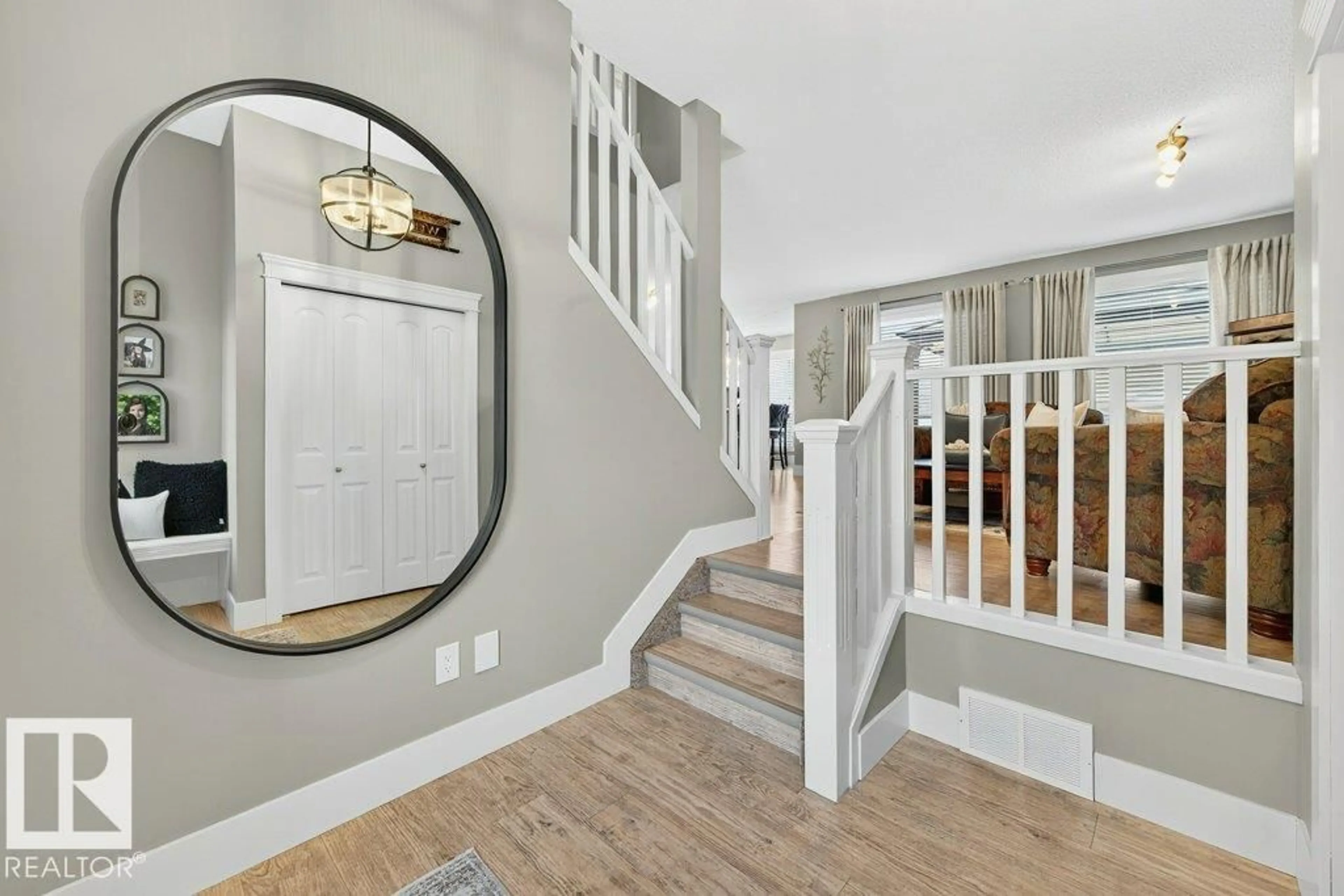 Indoor entryway for 68 RAVINE DR, Devon Alberta T9G0A2