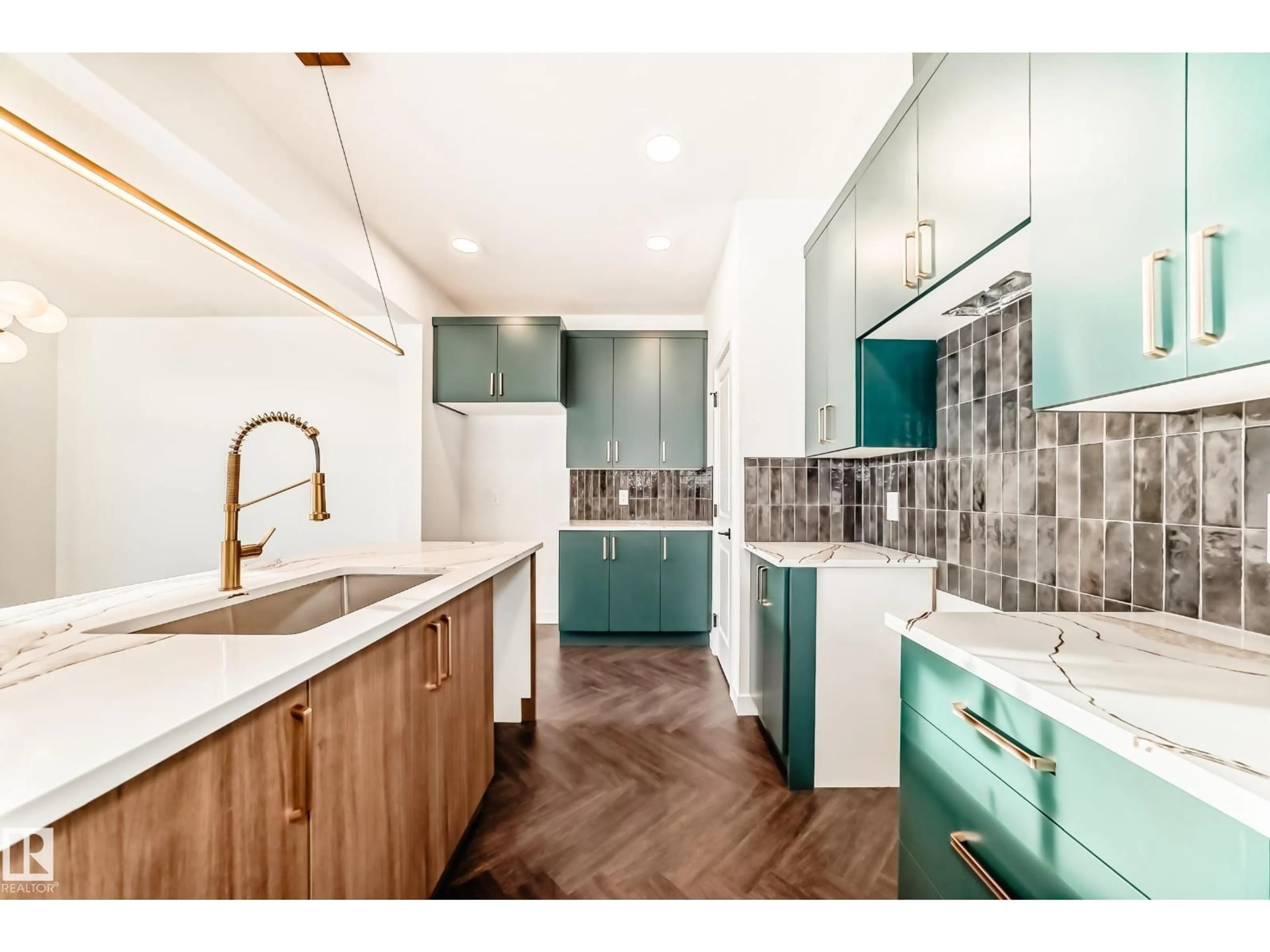 Open concept kitchen, ceramic/tile floor for 33 CHARTRES CL, St. Albert Alberta T8T2C9