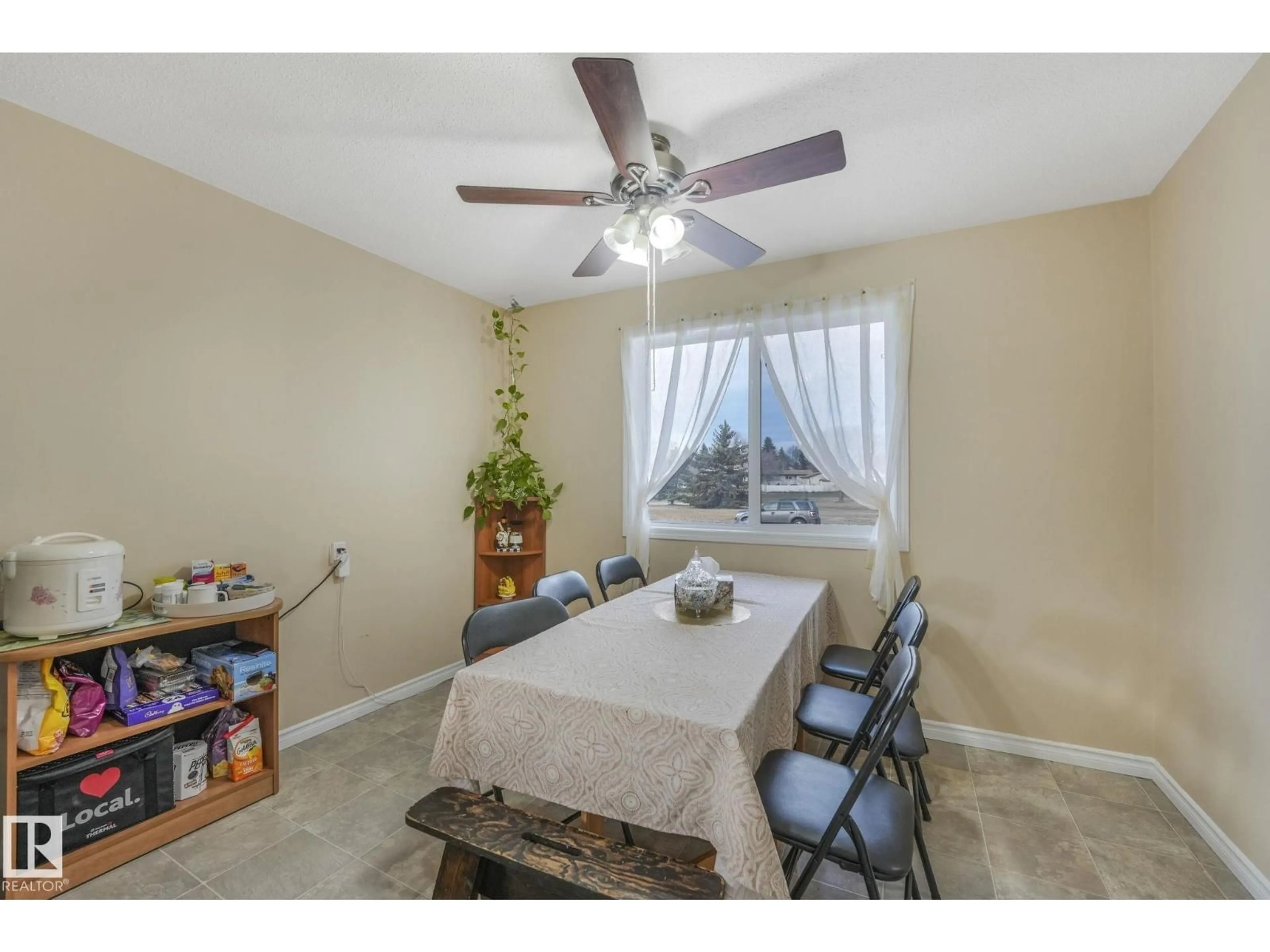 A pic of a room for 5107 56 AV, Leduc Alberta T9E5N3