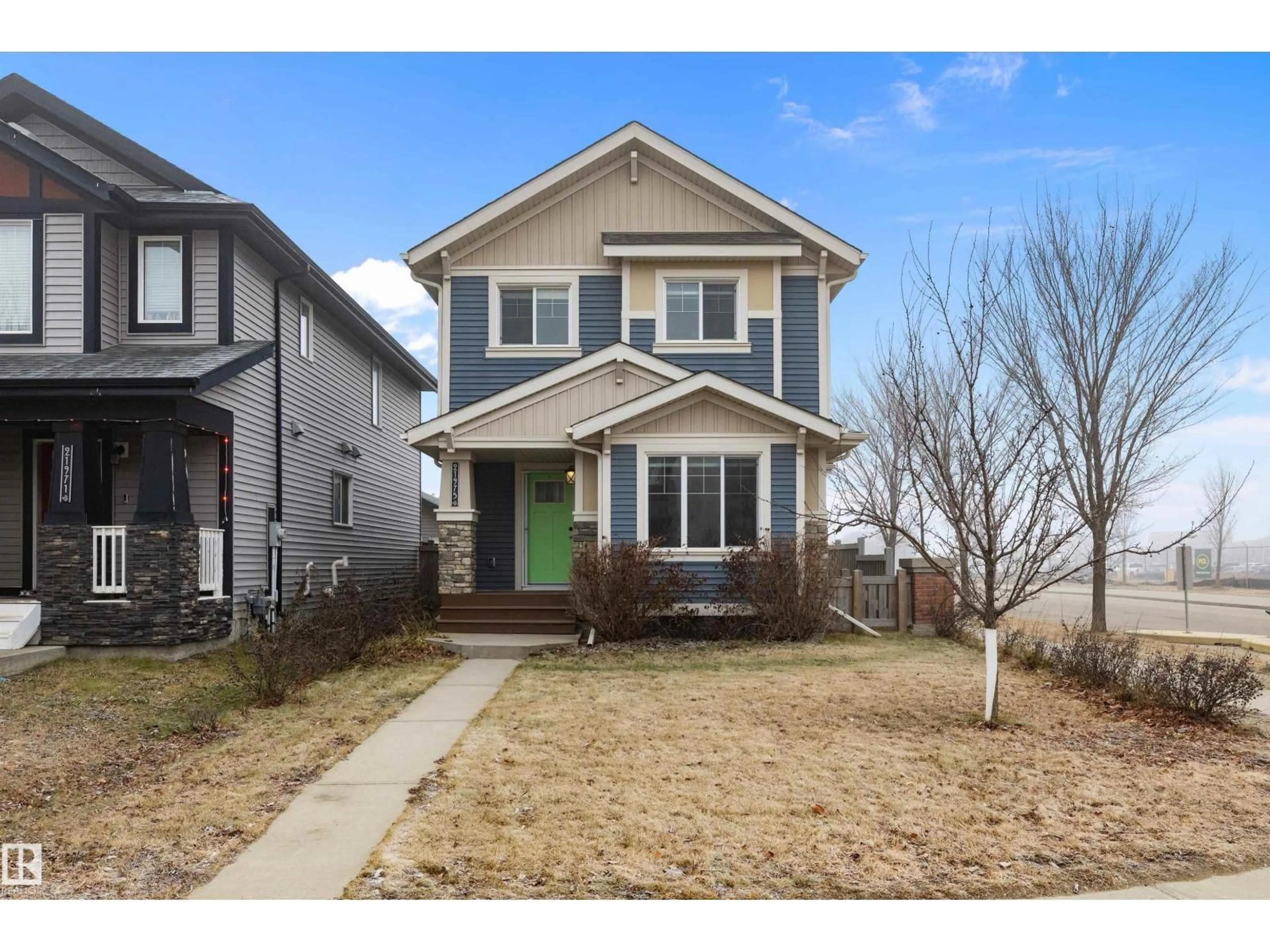 Home with vinyl exterior material, street for 29175 91 AV, Edmonton Alberta T5T6Z8