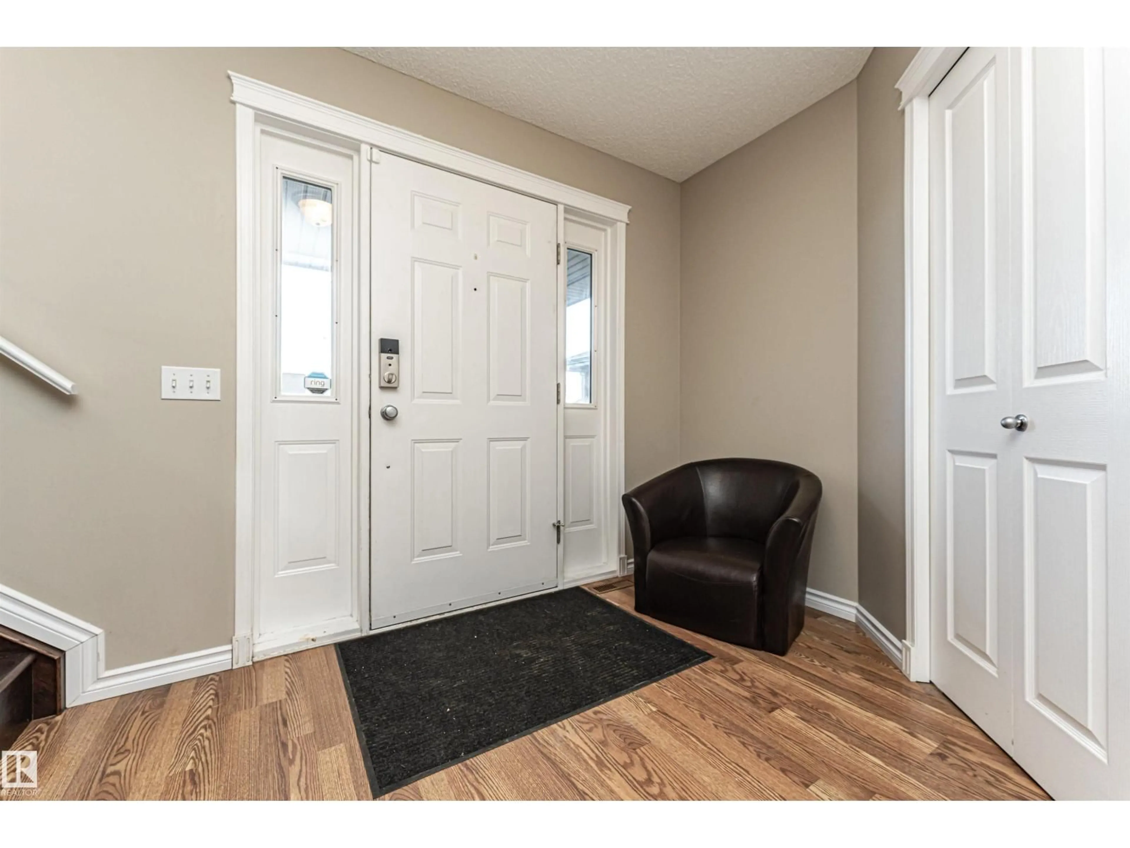 Indoor entryway for 23 DEER PARK CR, Spruce Grove Alberta T7X4J2