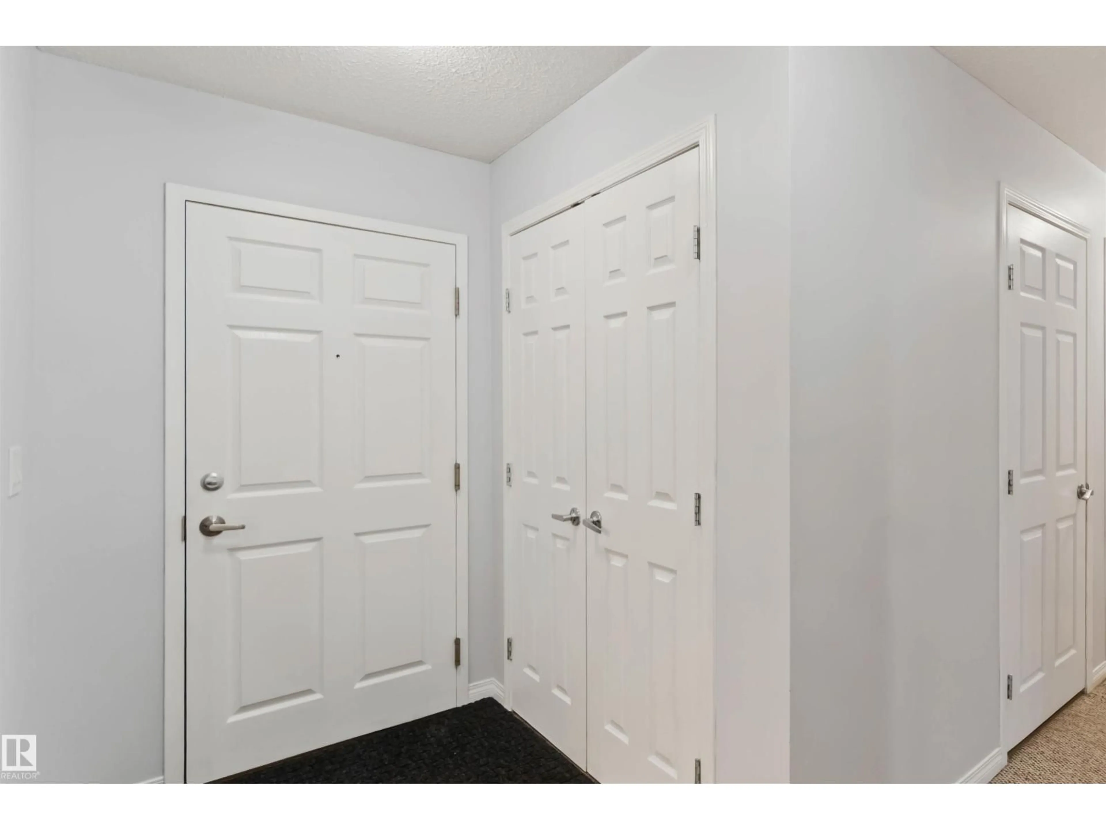 Indoor entryway for 203 - 636 MCALLISTER LO, Edmonton Alberta T6W1N4
