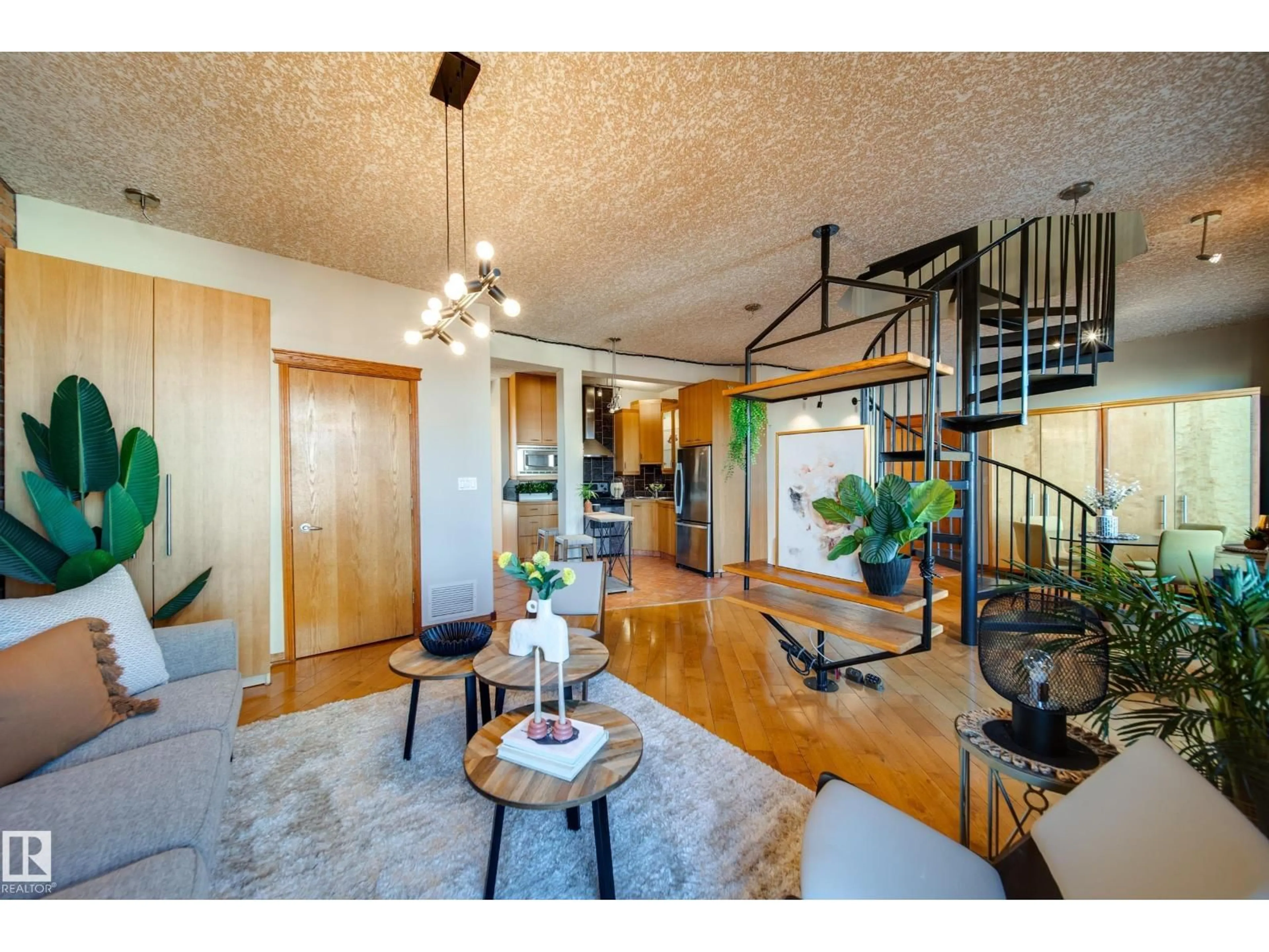 Indoor entryway for #301 - 10141 95 ST, Edmonton Alberta T5H2A8