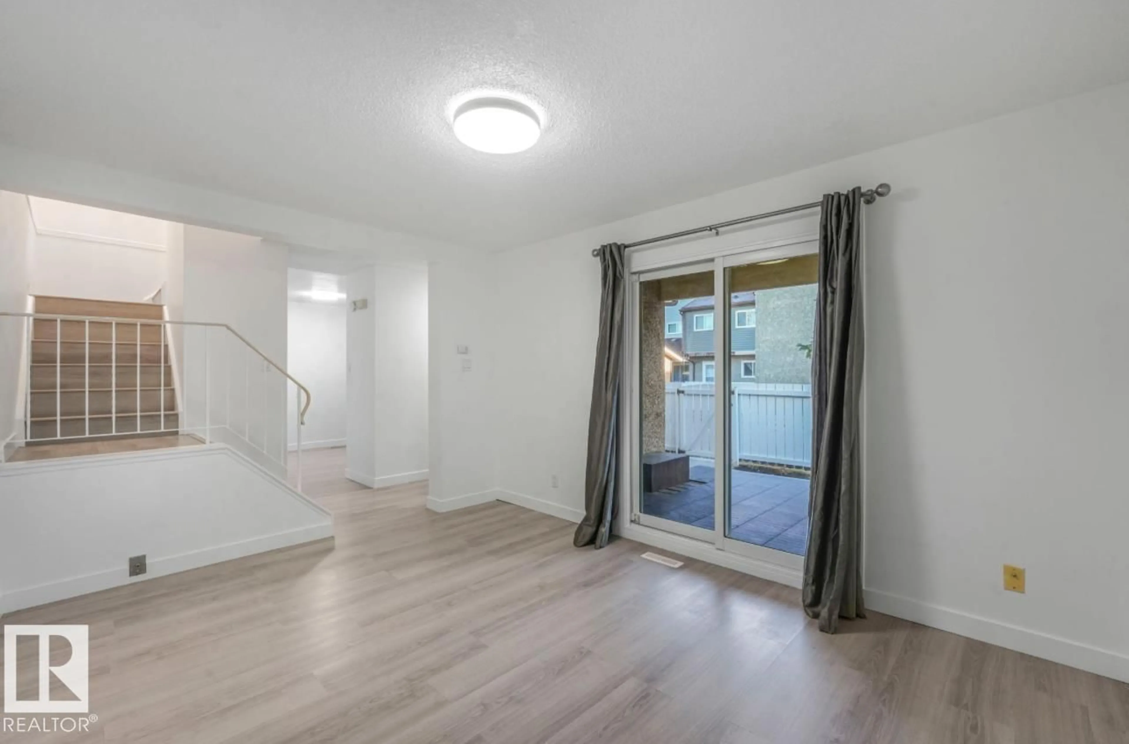 A pic of a room for 125 KASKITAYO CO, Edmonton Alberta T6J3T3