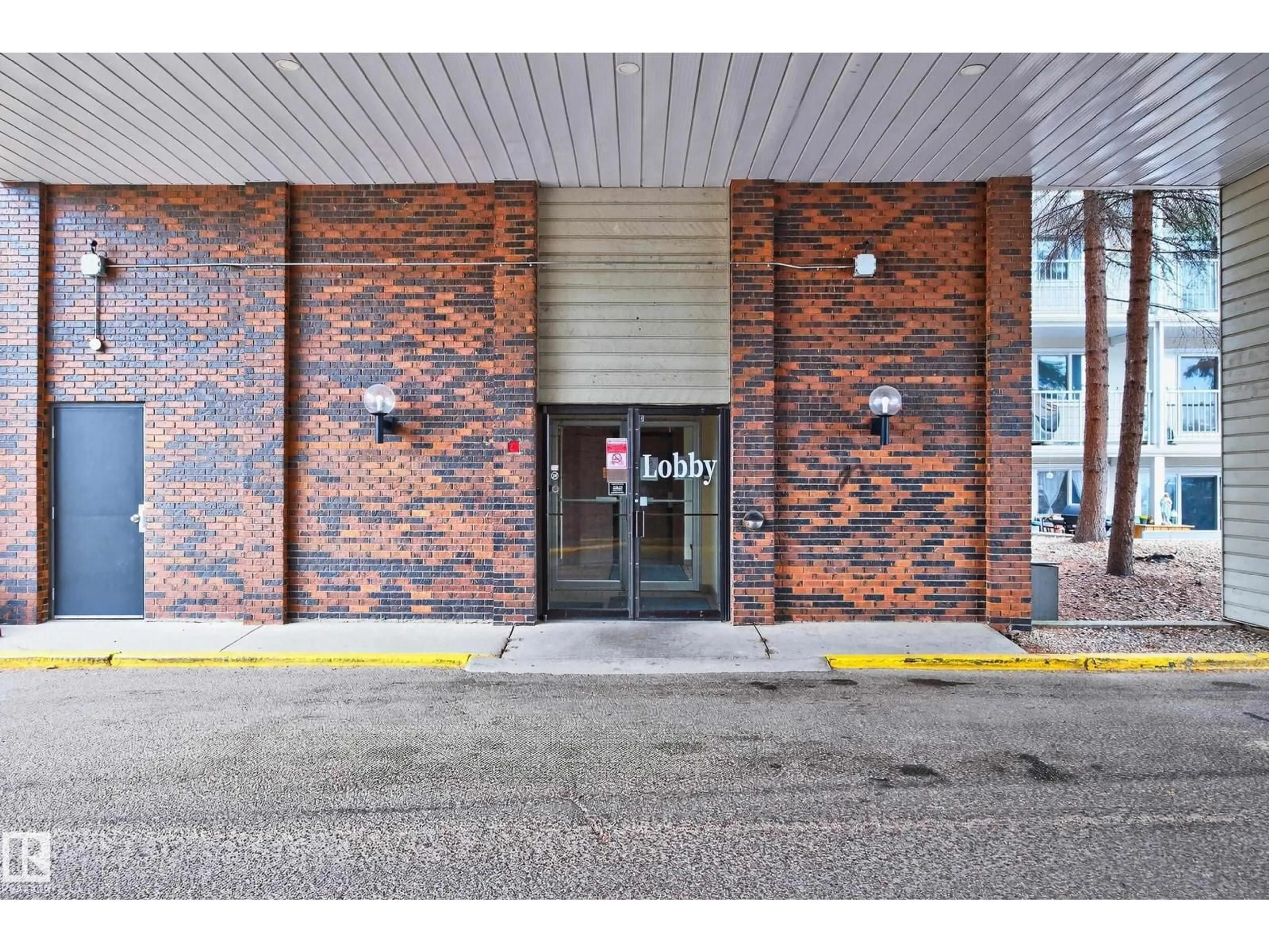 Indoor foyer for 429 - 4404 122 ST, Edmonton Alberta T6J4A9