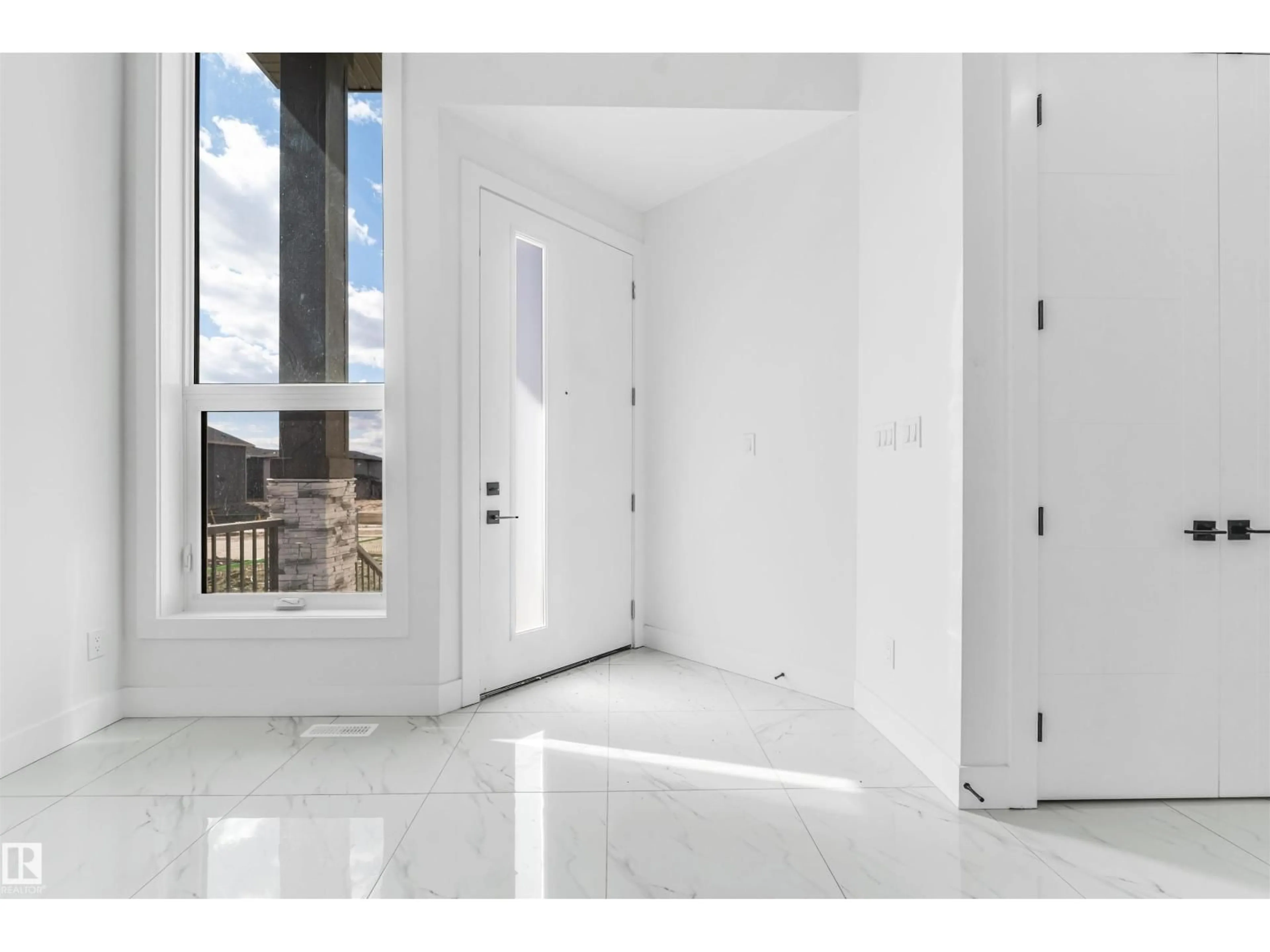 Indoor entryway for 451 CRYSTAL CREEK LI, Leduc Alberta T9E0X5