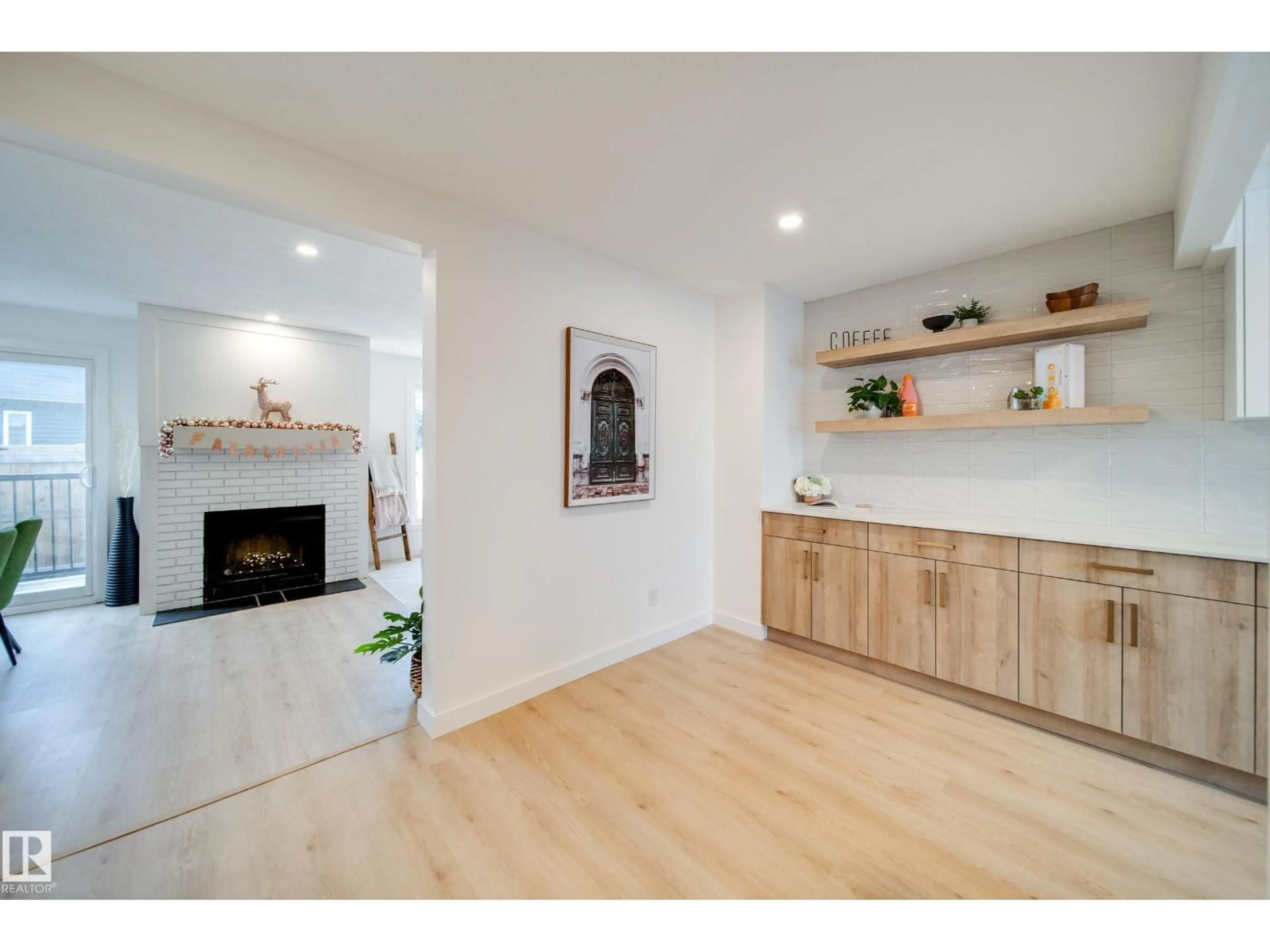 Unknown for 475 DUNLUCE RD, Edmonton Alberta T5X4R2