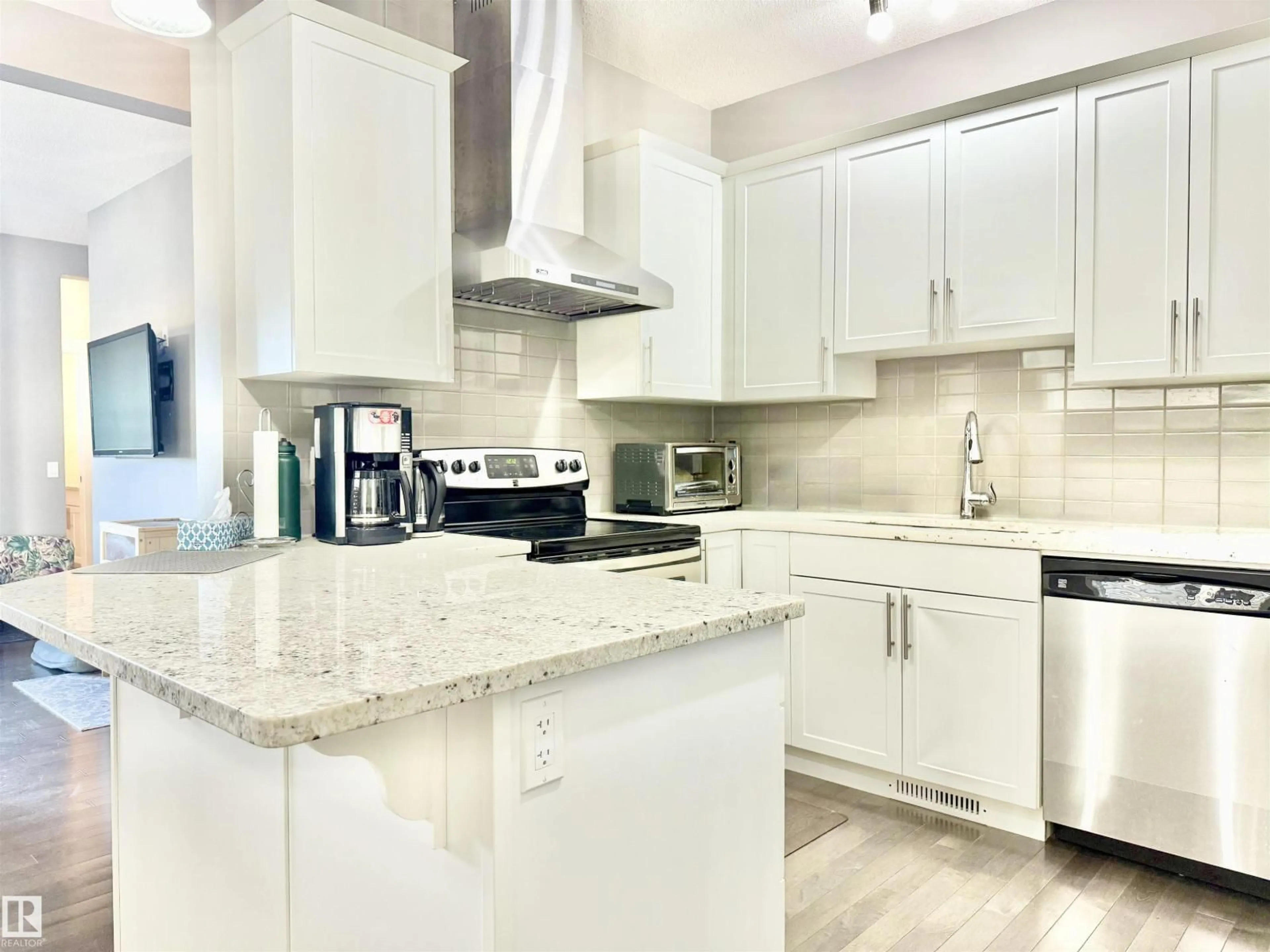 Contemporary kitchen, ceramic/tile floor for 7114 174 AV, Edmonton Alberta T5Z0L3