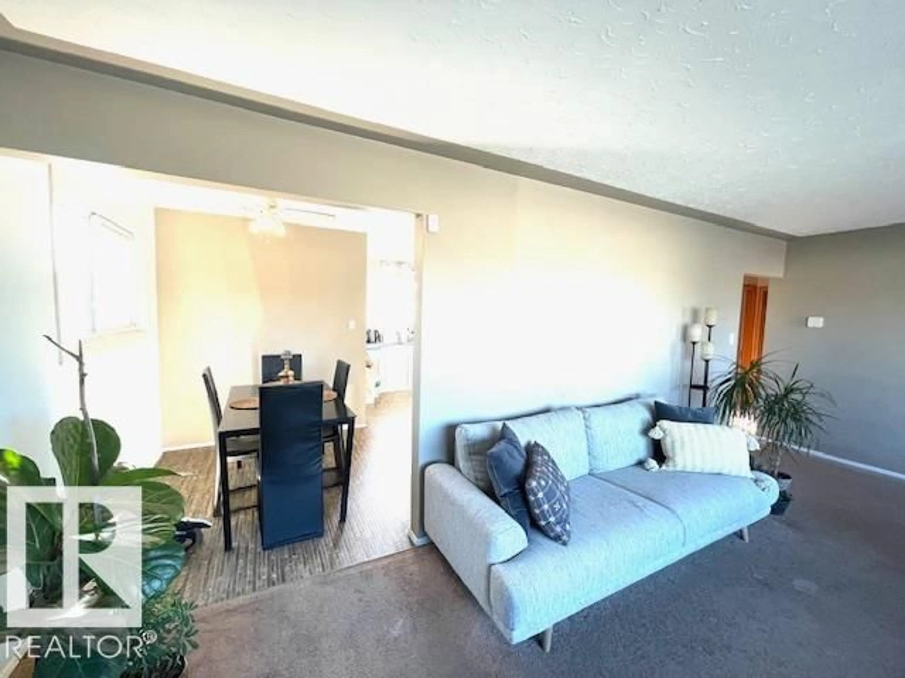 A pic of a room for 4723 103 AV, Edmonton Alberta T6A0S8